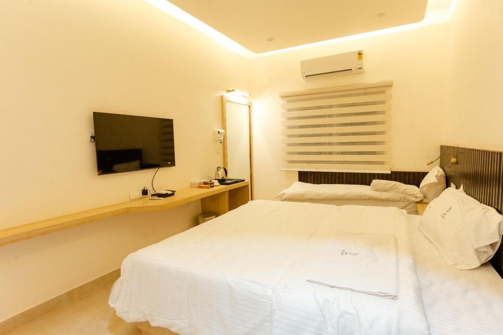 Suite - Photo 1