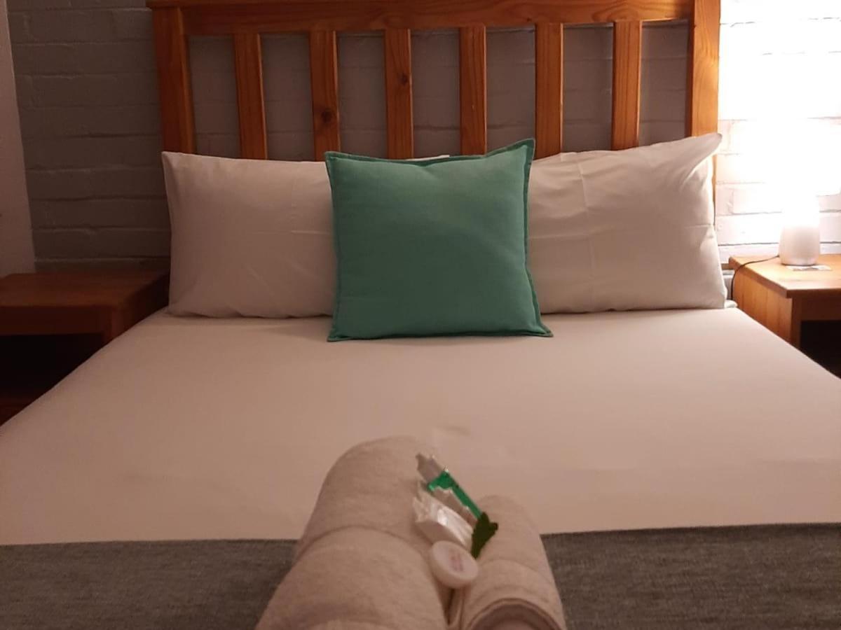 Basic Triple Room photo 2