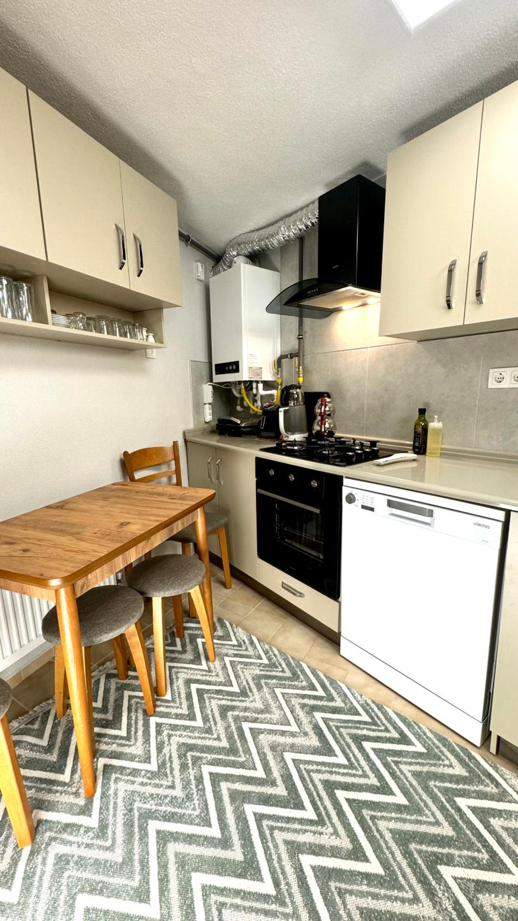 Three-Bedroom House photo 2