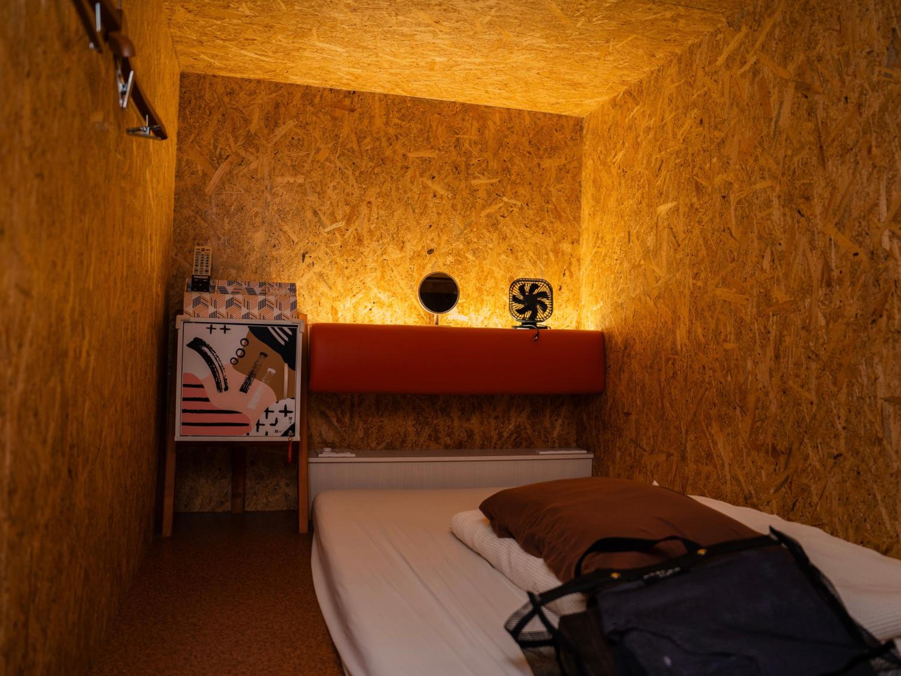 Standard Capsule Room for Male A - Lower Floor photo 1