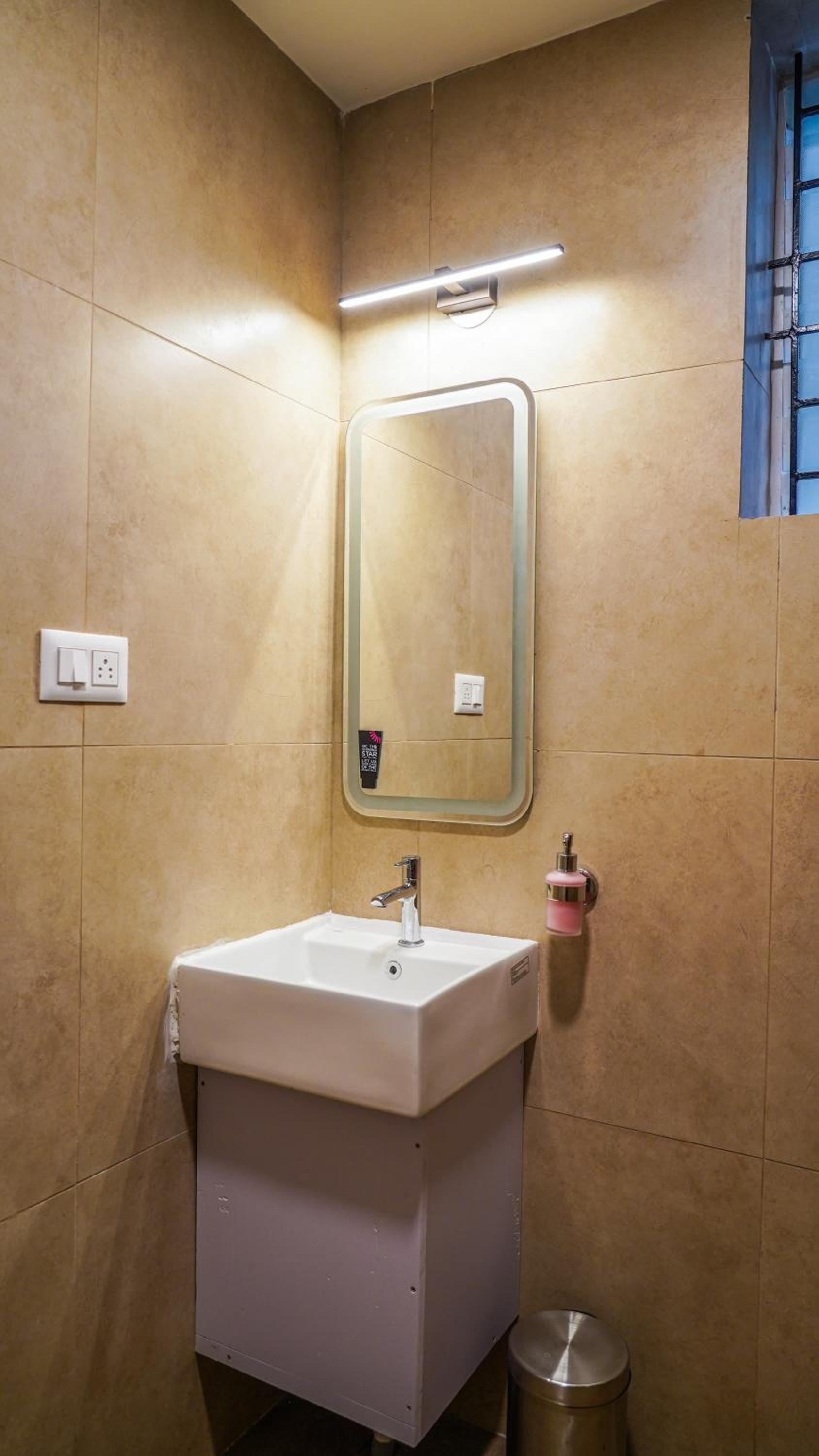 Standard Double Room - Photo 4