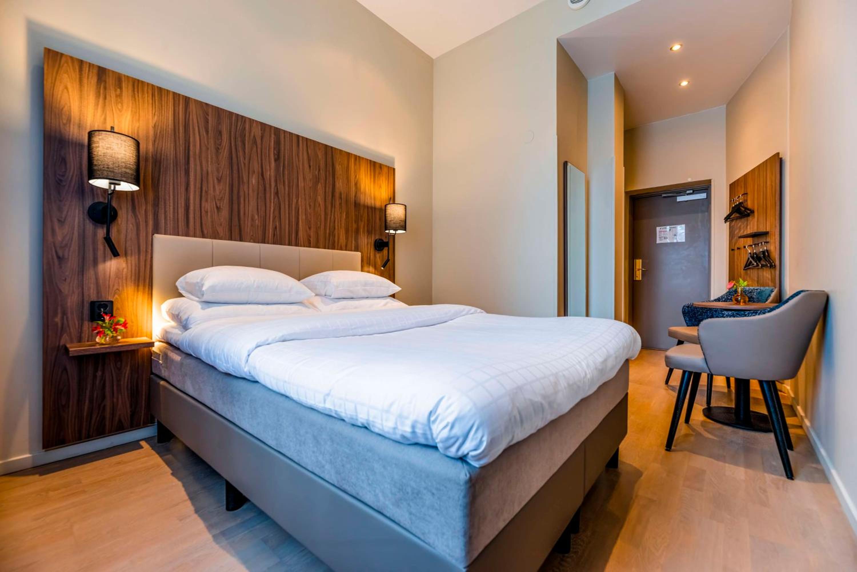 Double Room - Photo 2