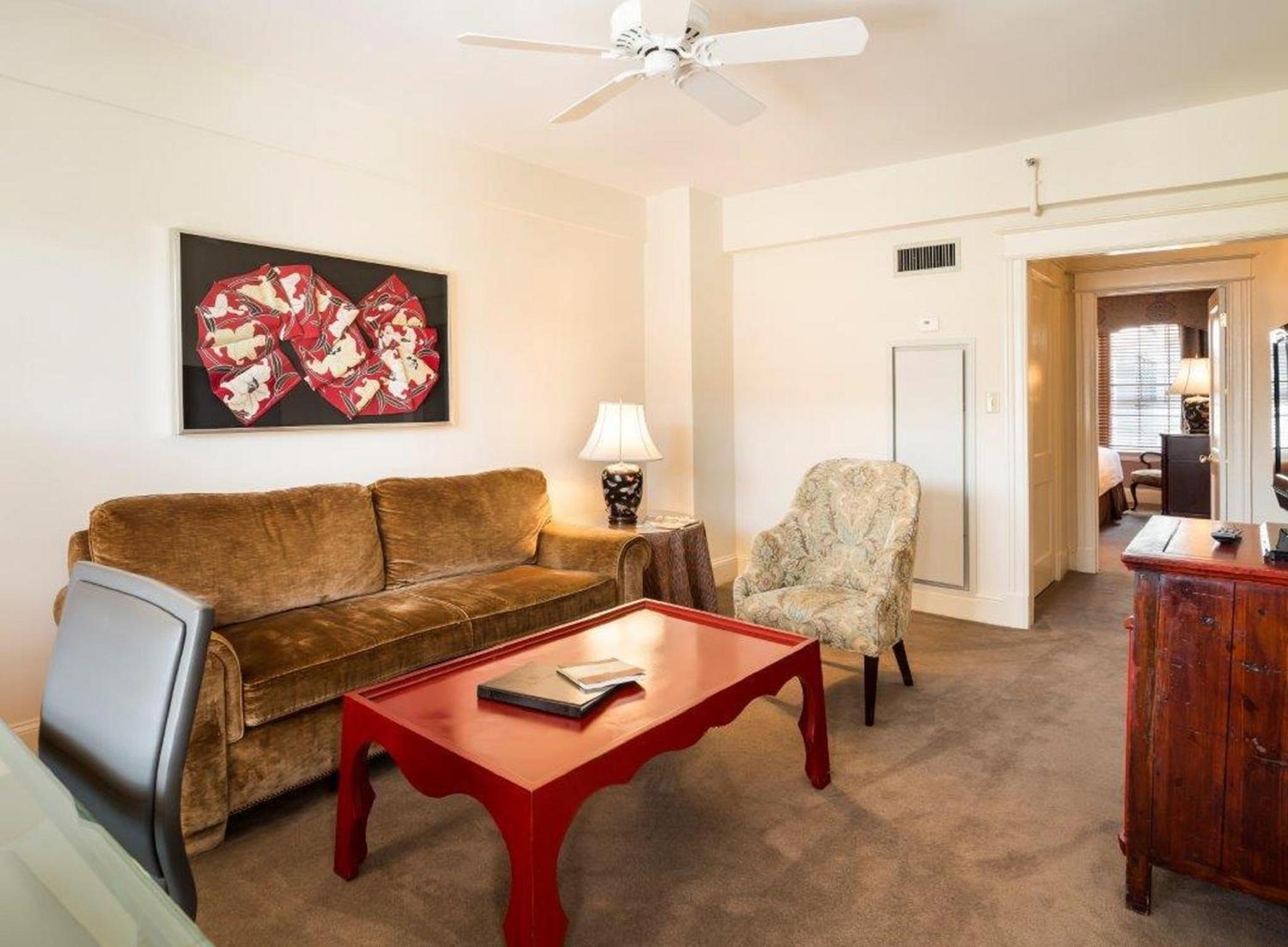 King Suite - Photo 5