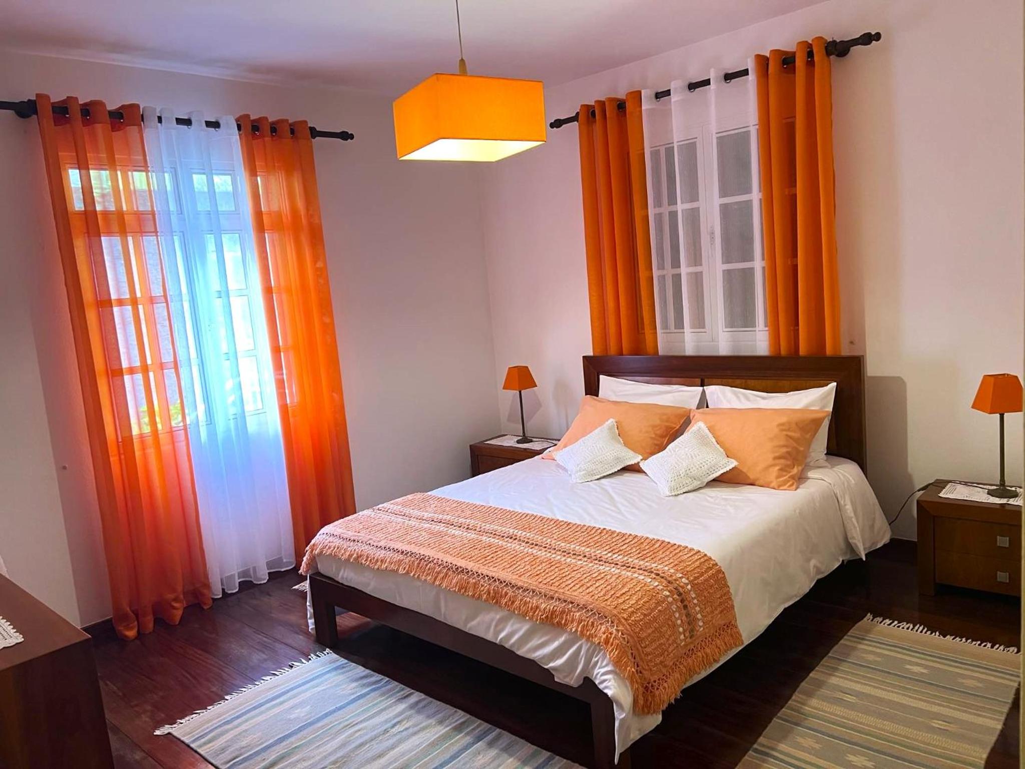 Three-Bedroom Apartment with Mountain View photo 2