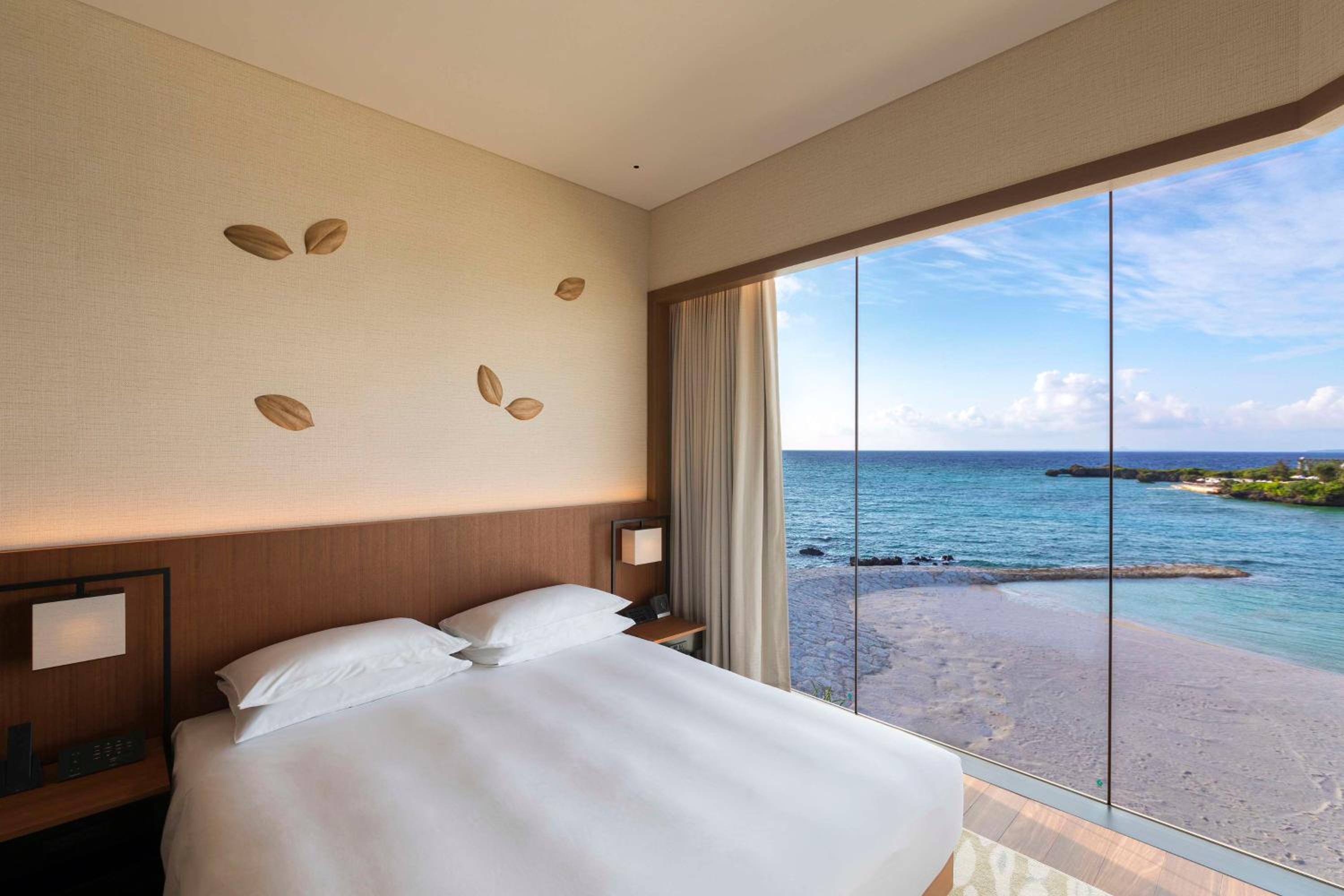Two-Bedroom Beach House with One King Bed or Two Single Beds - Photo 10