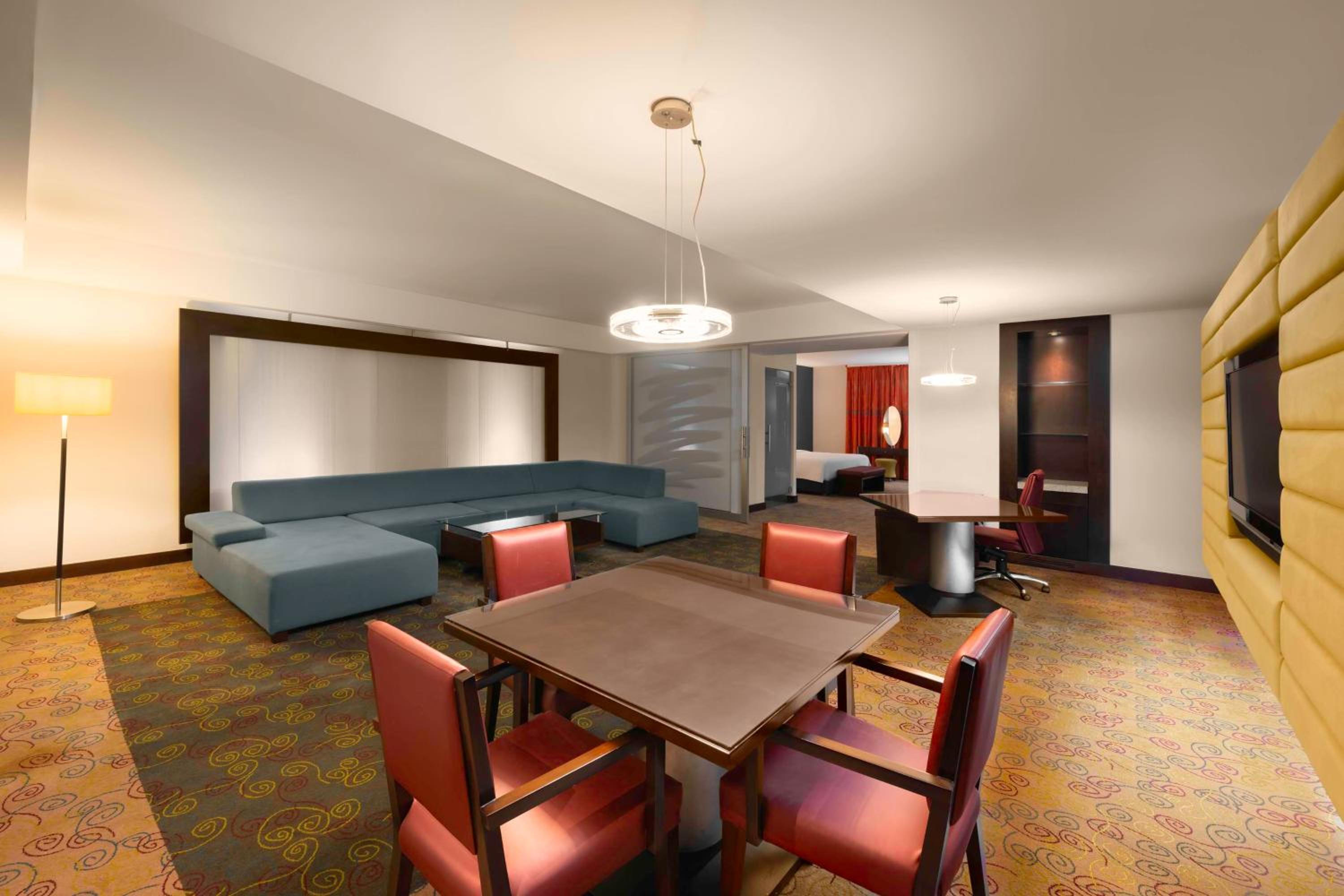 One-Bedroom Suite With Lounge Access photo 1