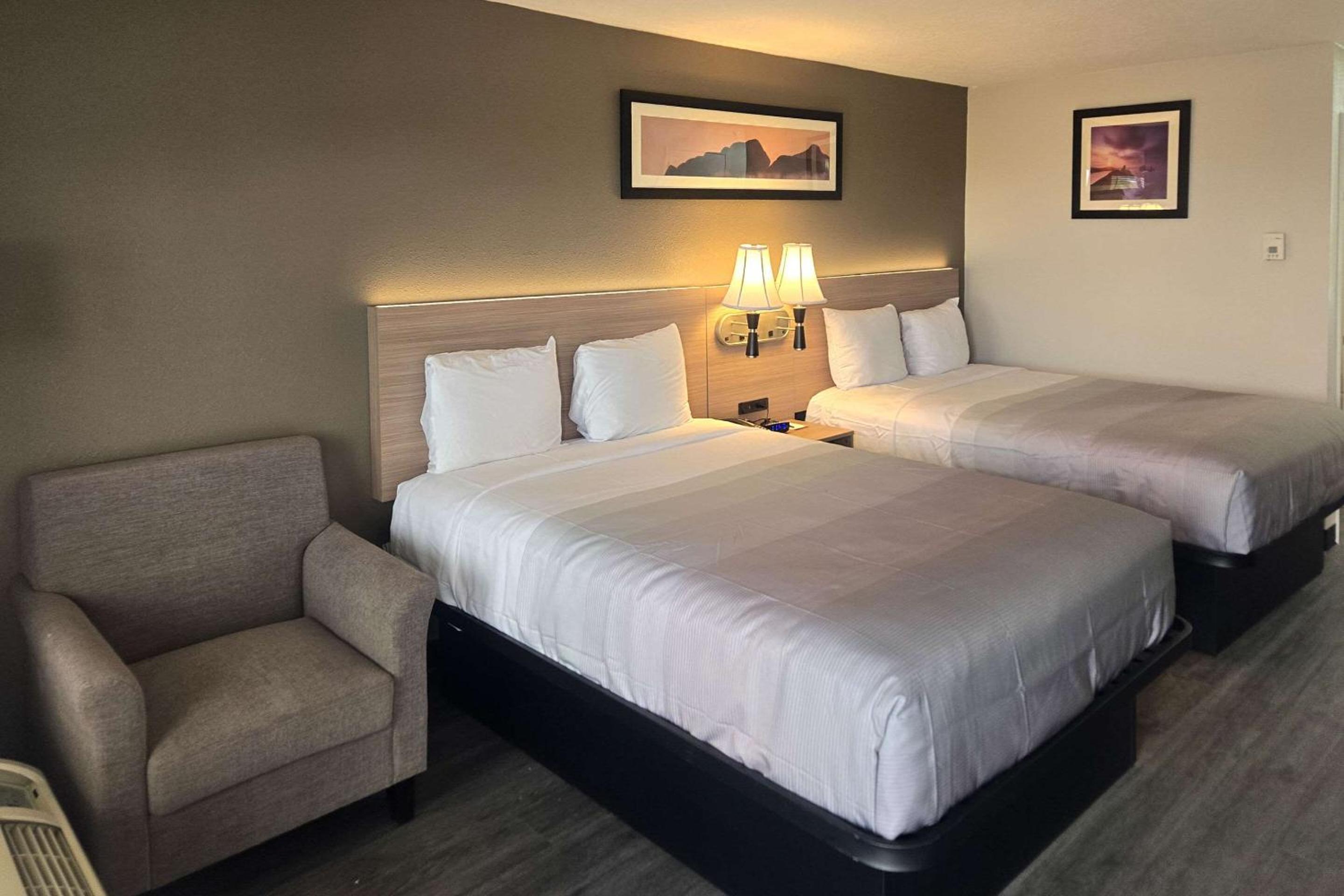 Queen Room - Disability Access/Non Smoking - Photo 4