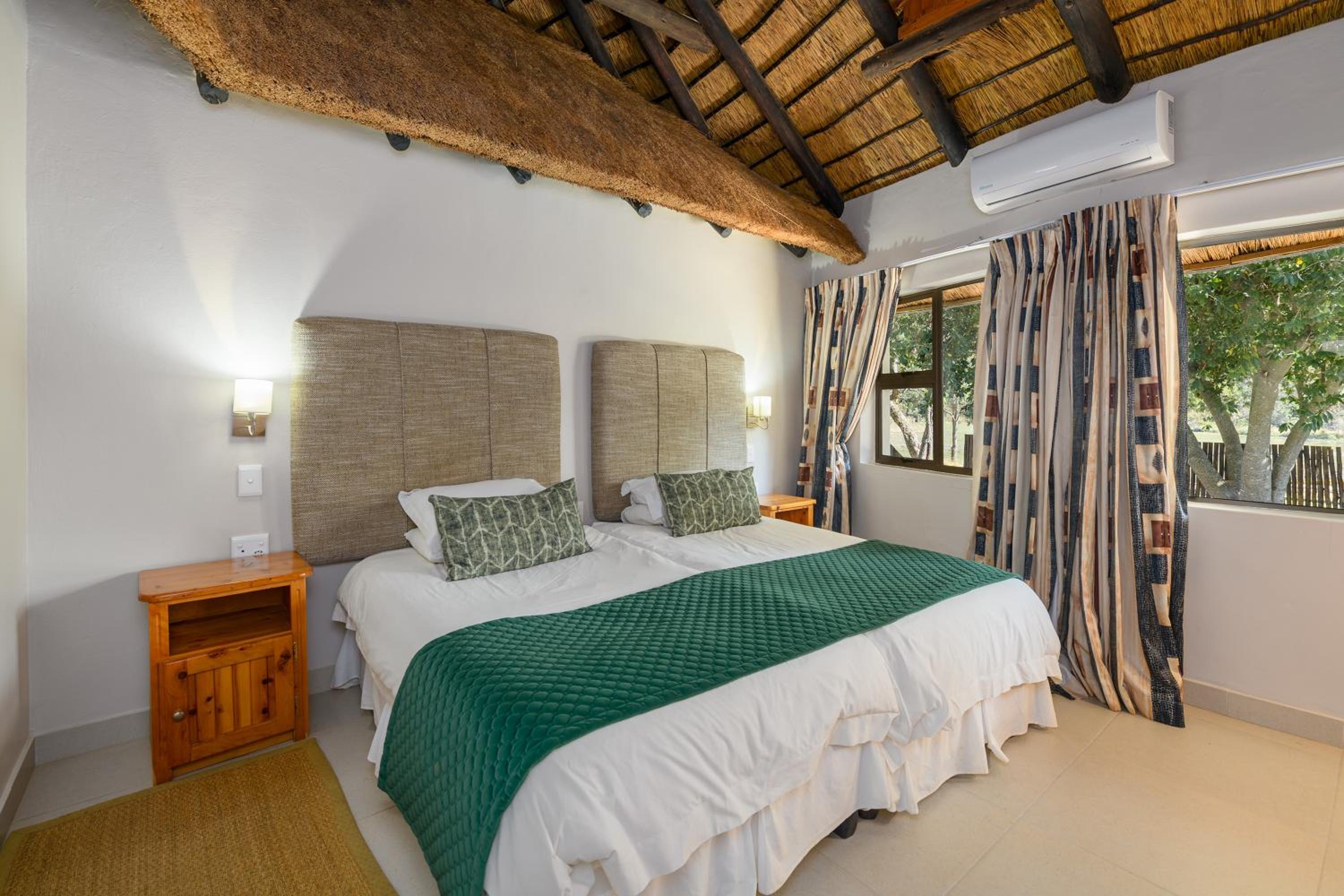 Three Bedroom Luxury Chalet with Splash Pool photo 3