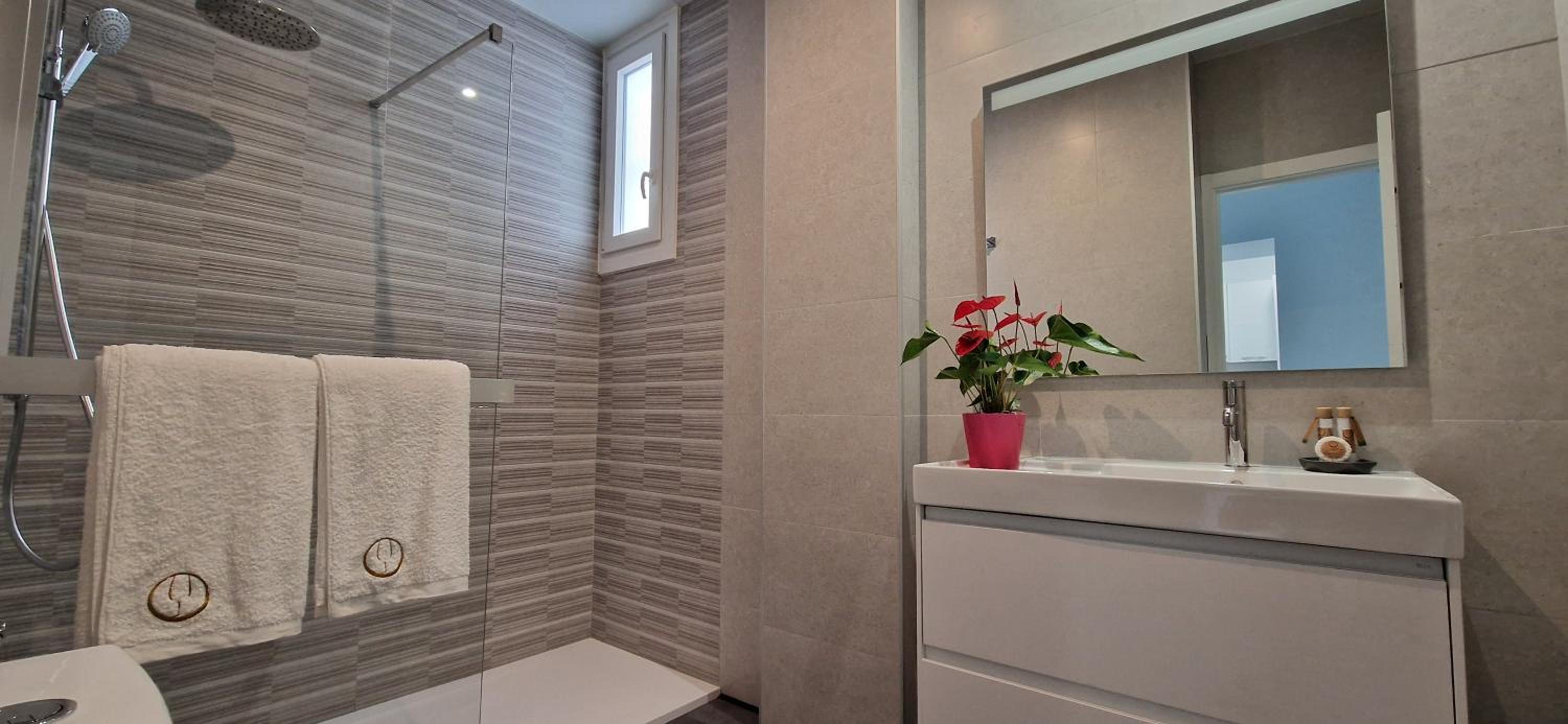 Standard Double Suite