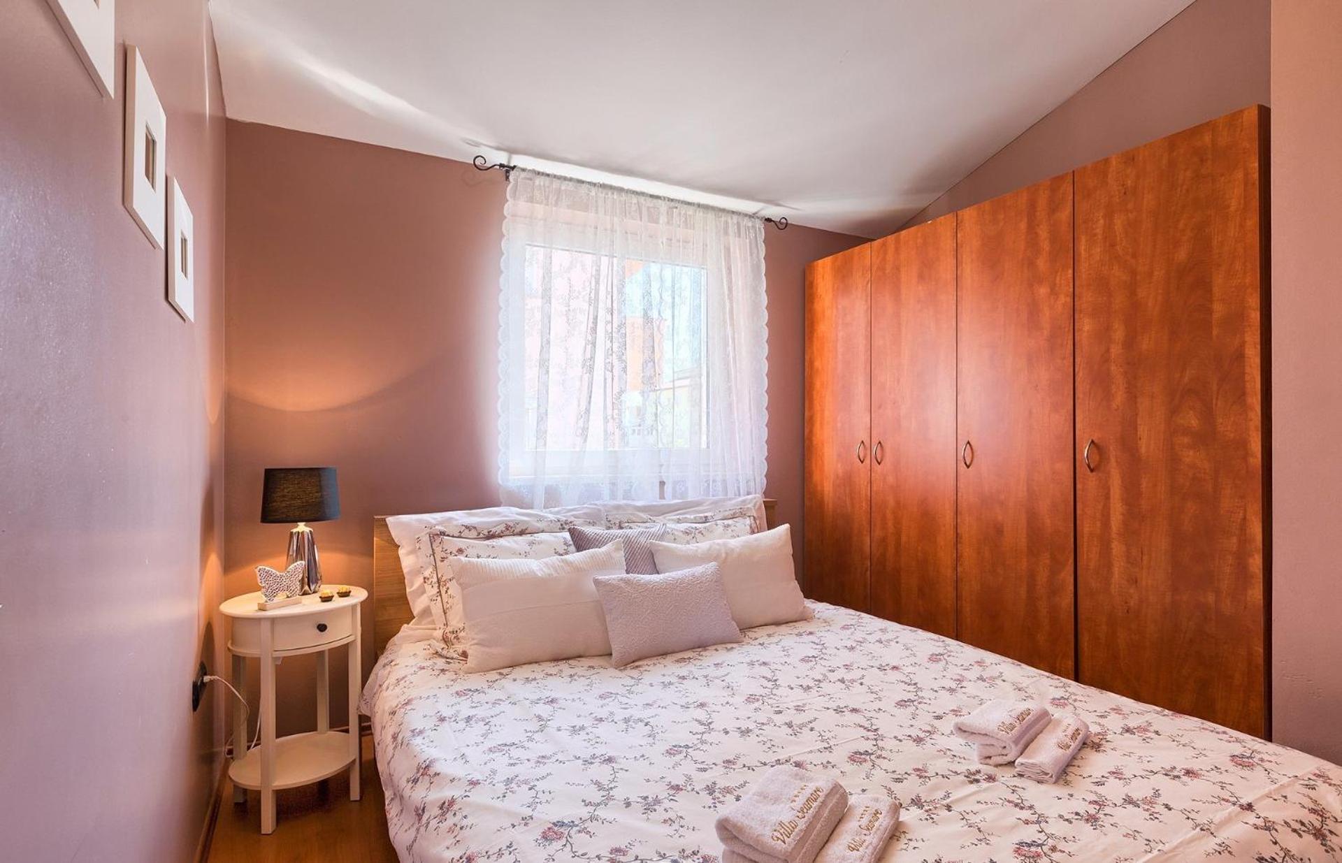 Three-Bedroom Apartment with Balcony photo 1