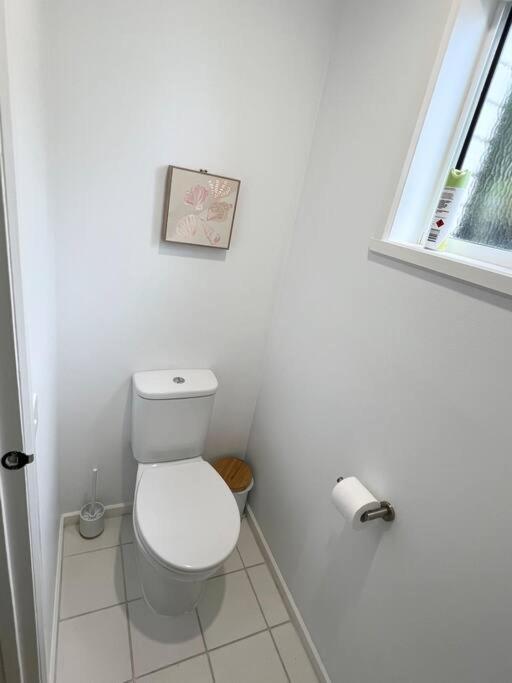 Five-Bedroom House photo 3