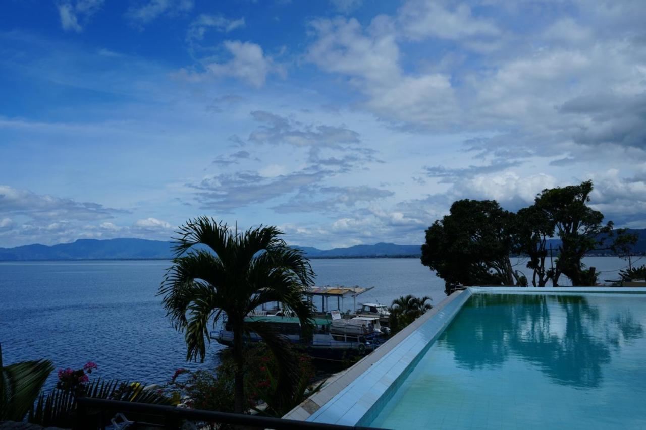 Villa photo 2