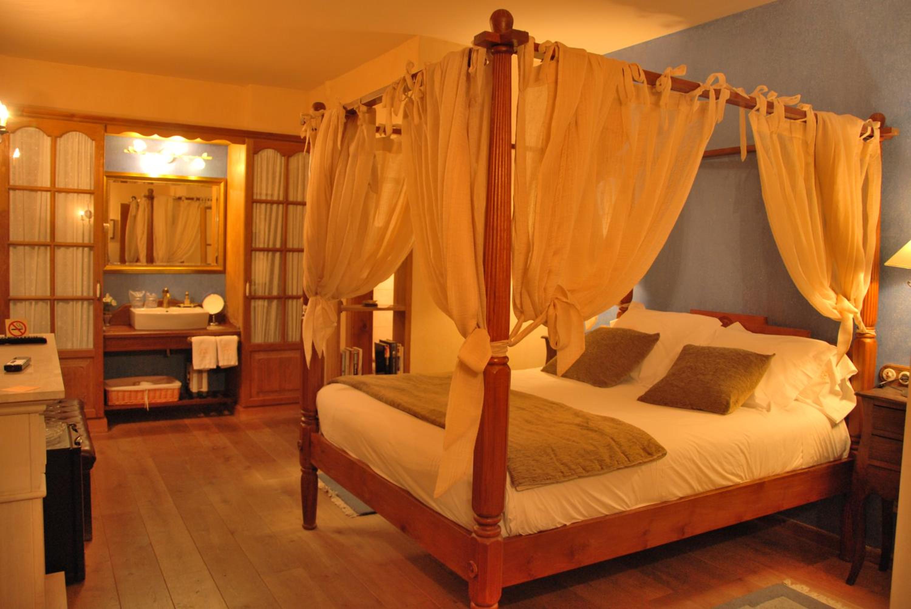 Double Room with Hydromassage Bath photo 2