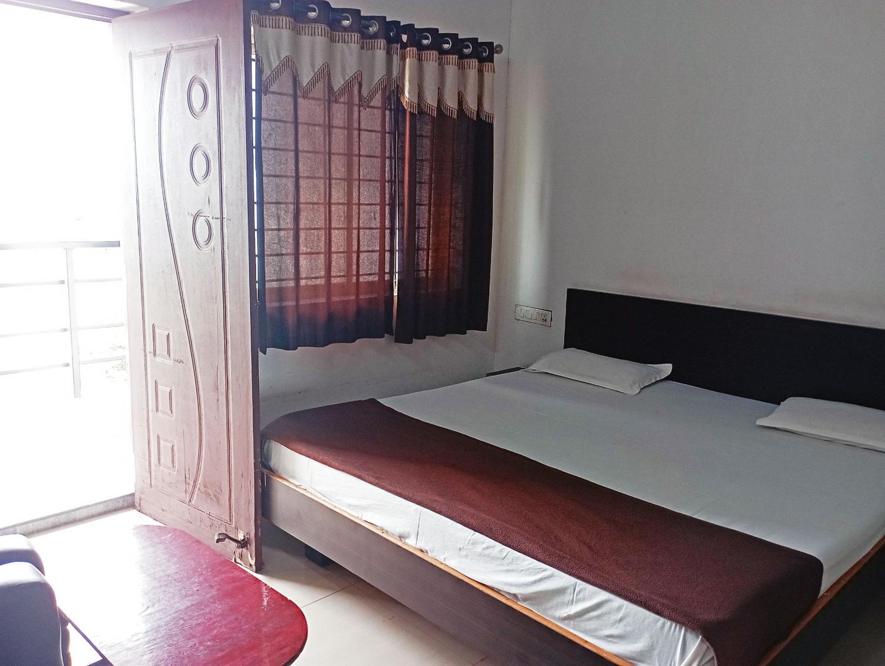 Standard Double Room with Fan photo 3