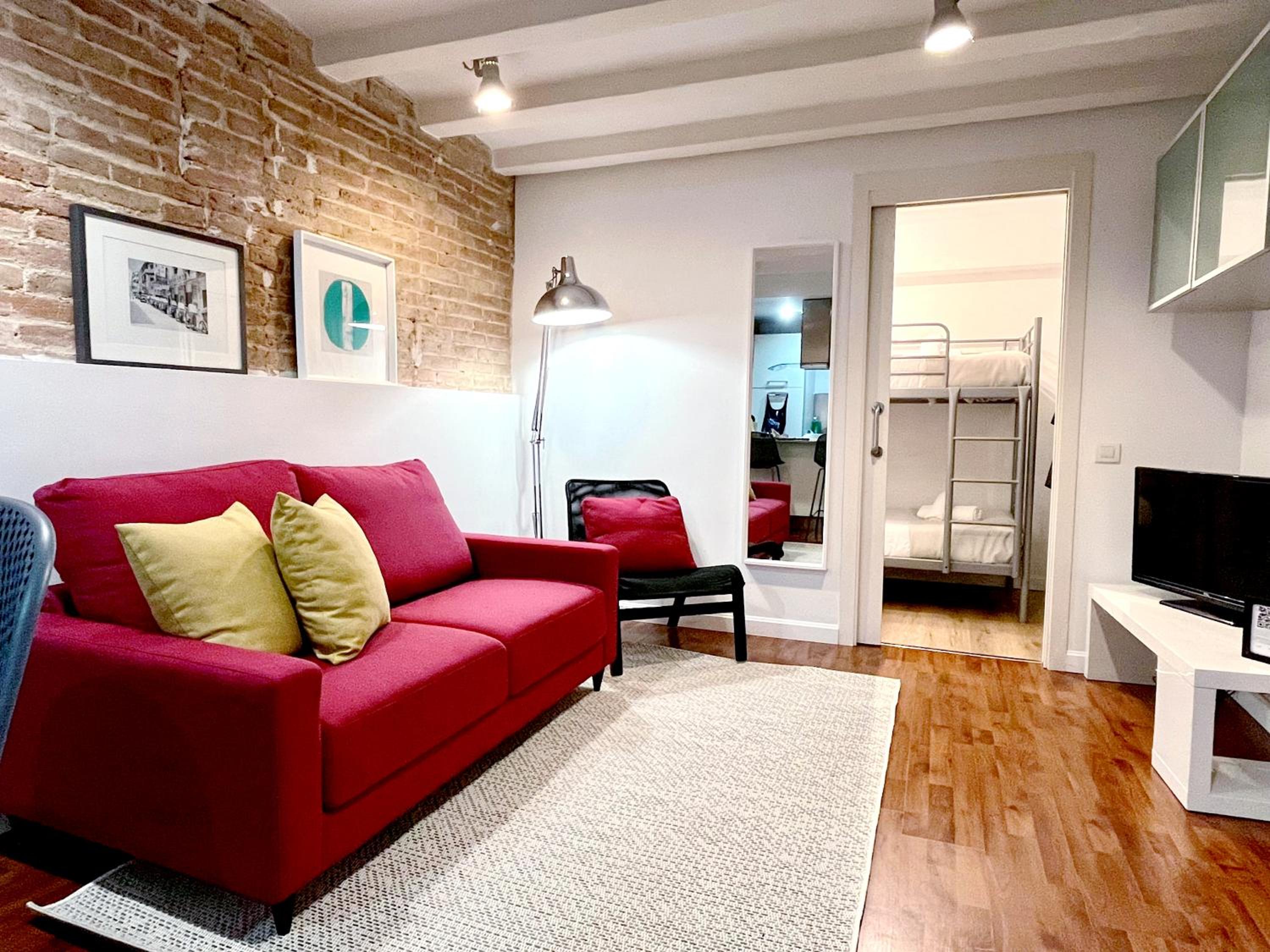 Two-Bedroom Family Apartment - Passatge Maiol Street photo 3