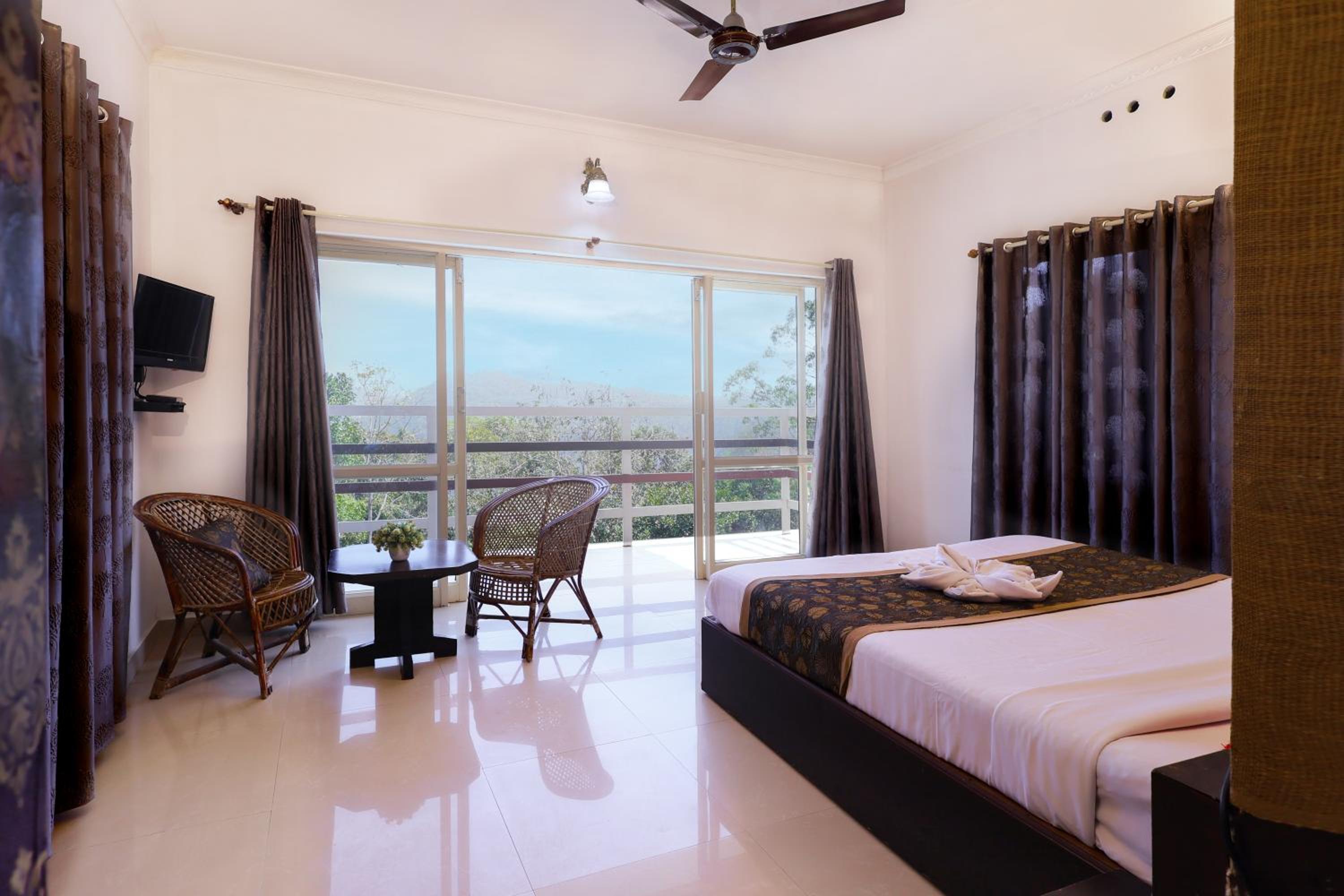 Superior Double or Twin Room photo 2