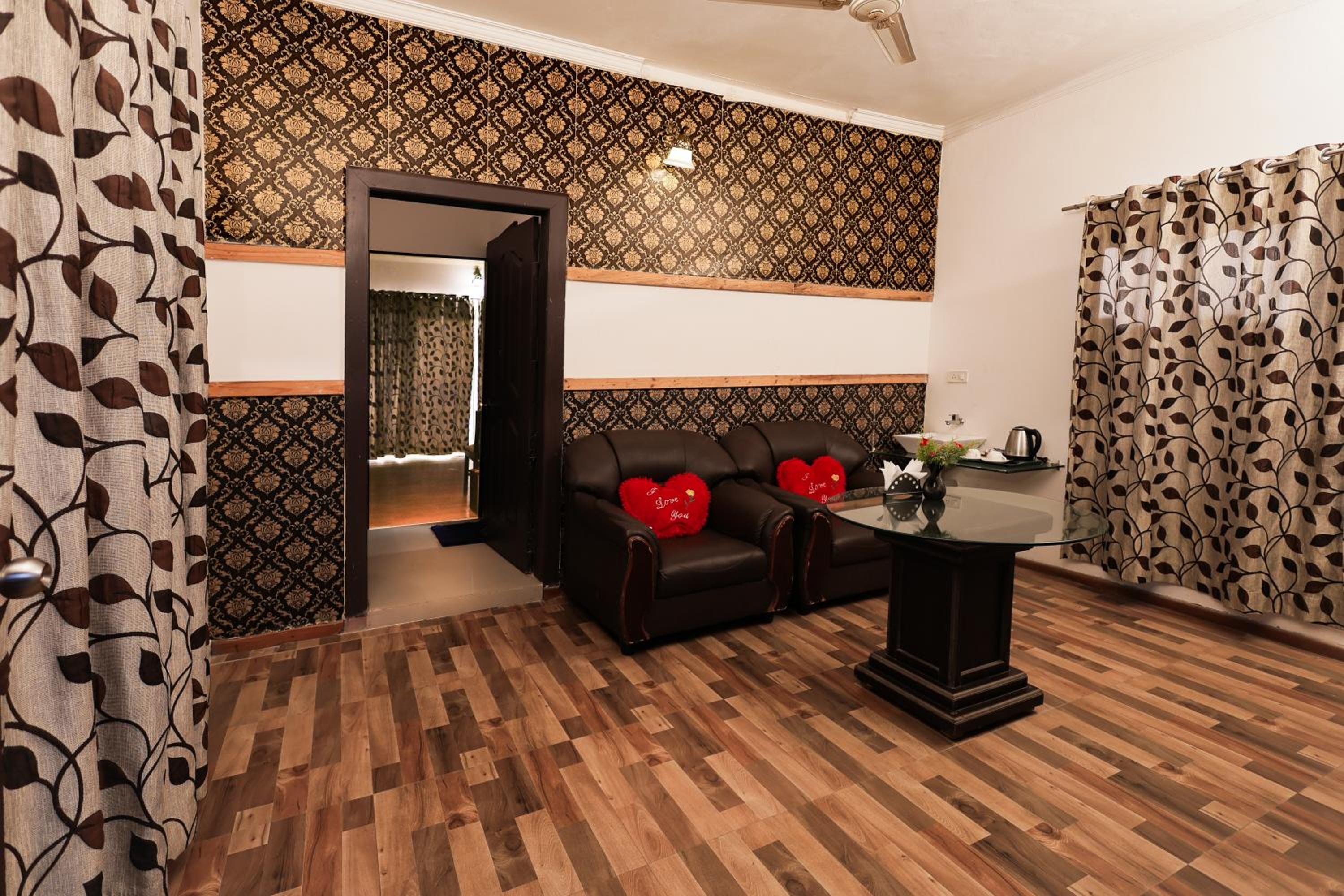 Junior Suite with Balcony photo 2