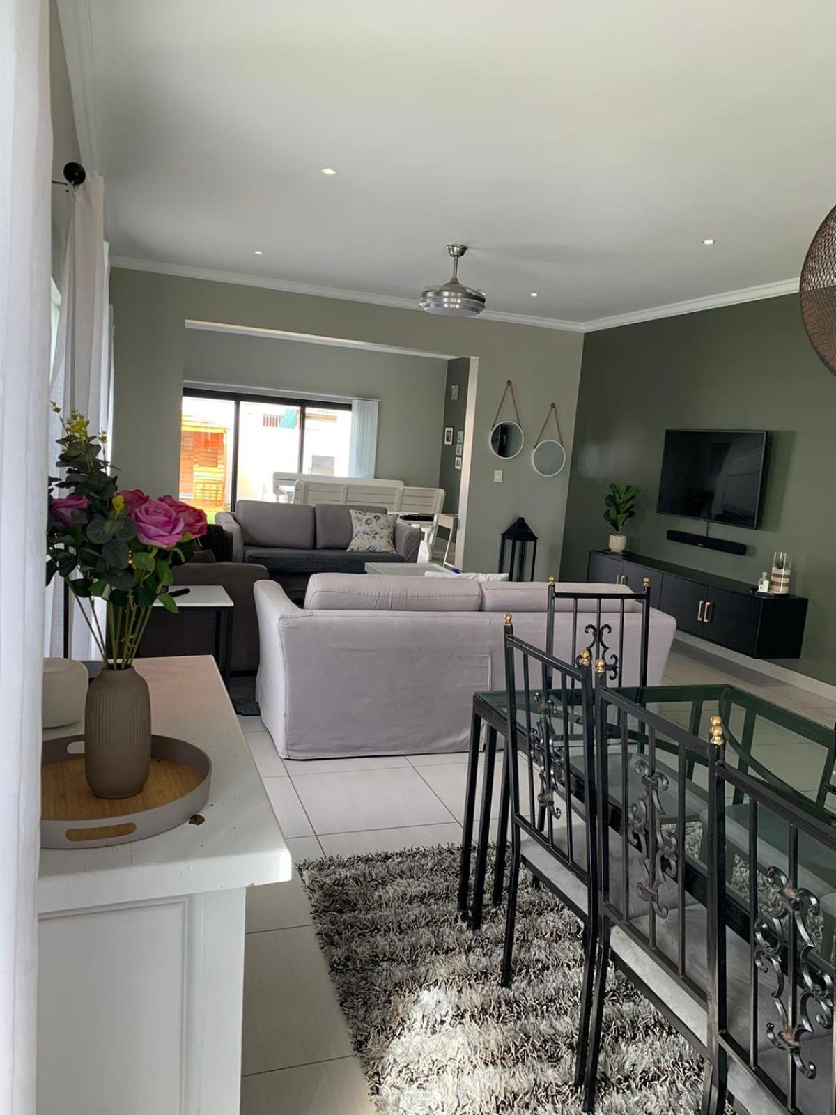 Three-Bedroom House photo 1