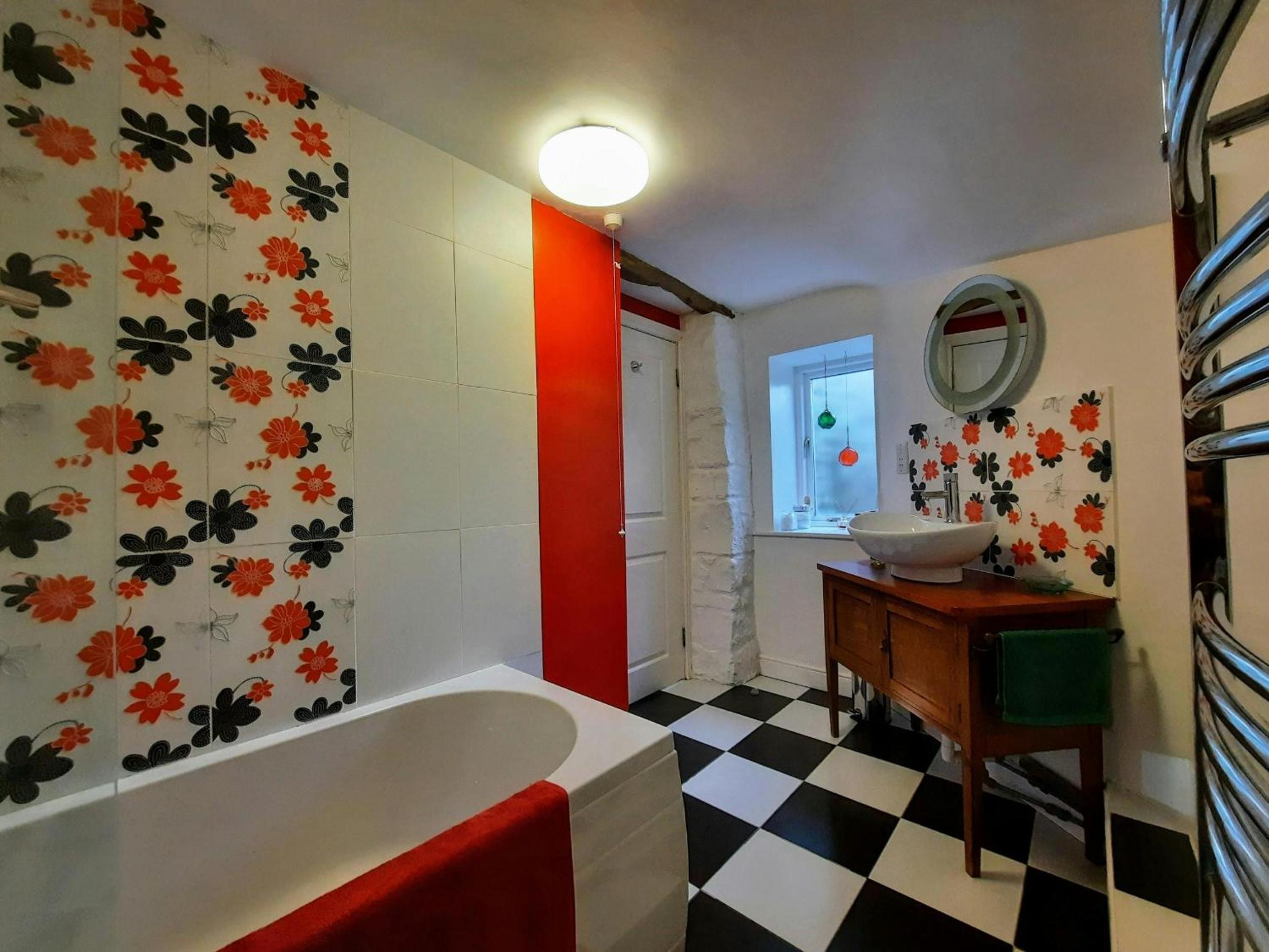 Three-Bedroom House photo 2