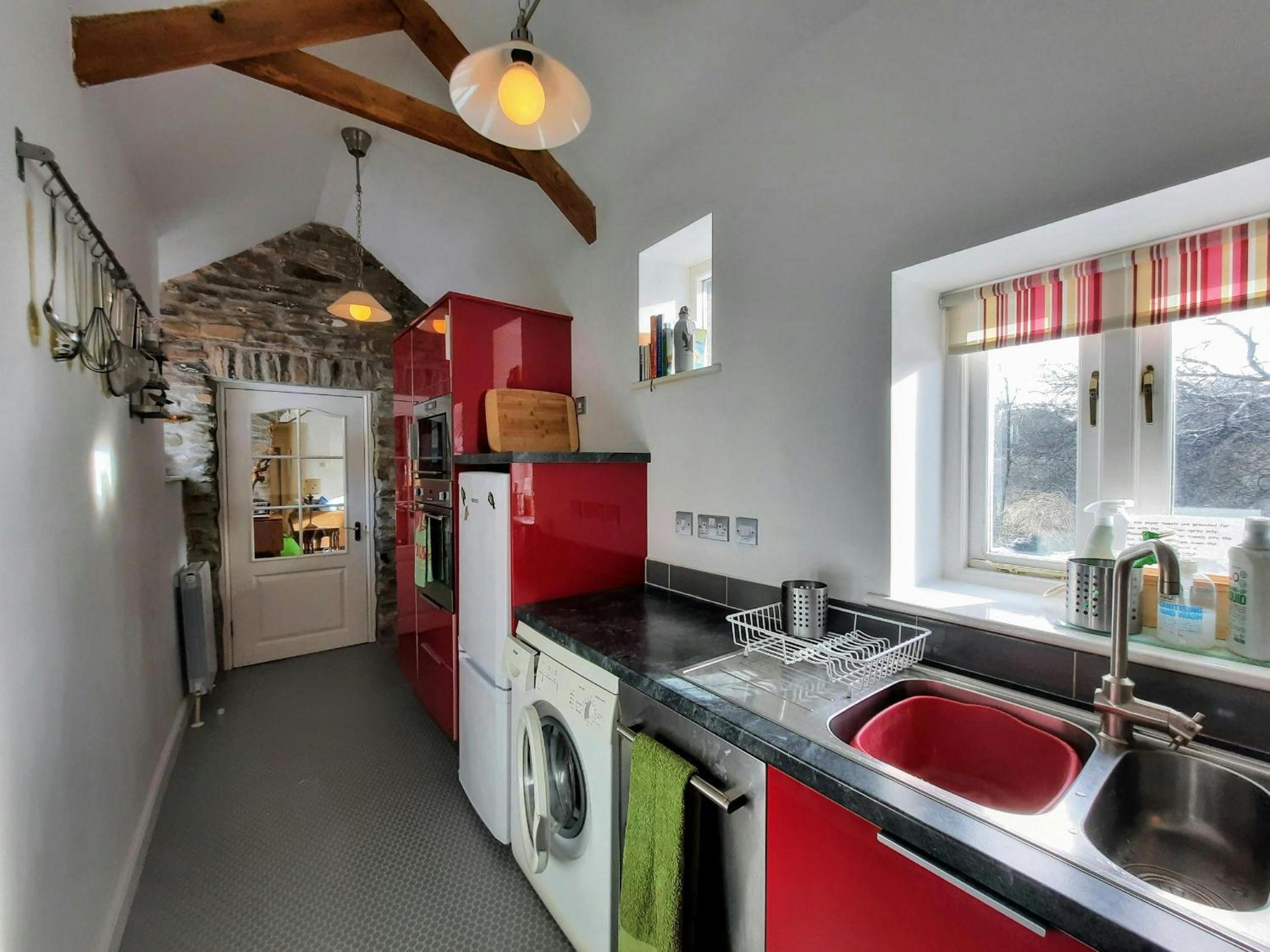 Three-Bedroom House photo 3