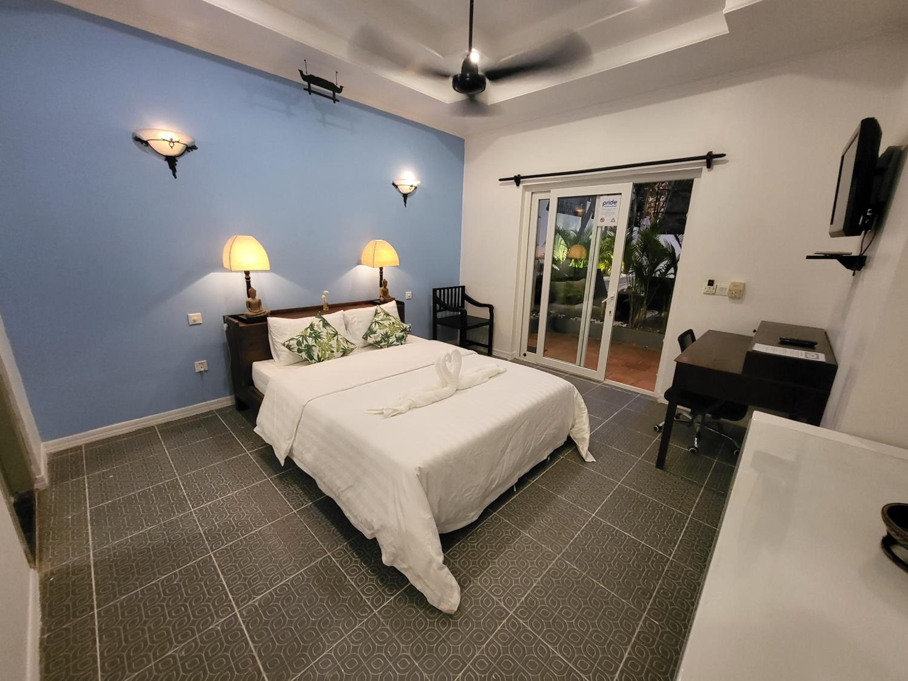 Double Room With Pool View photo 2
