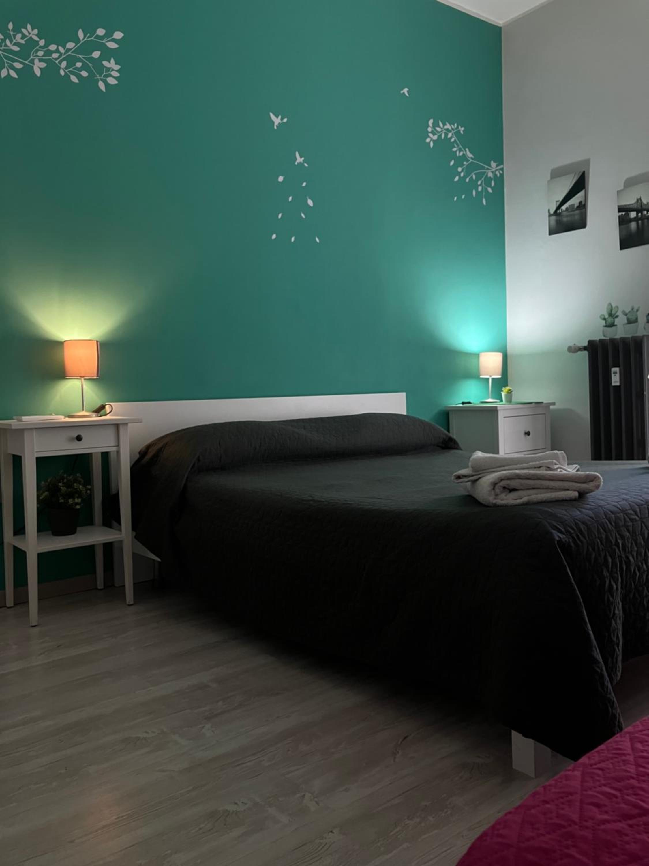Double Room with Private External Bathroom - Photo 4