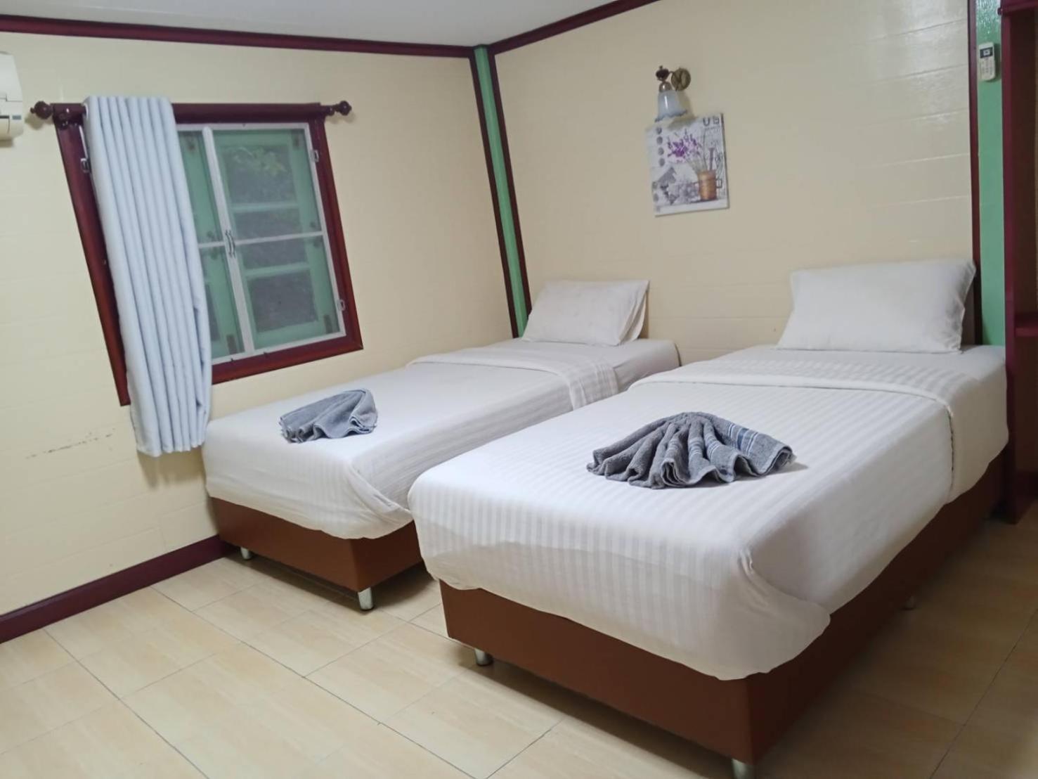 Twin Room with Balcony - Photo 1