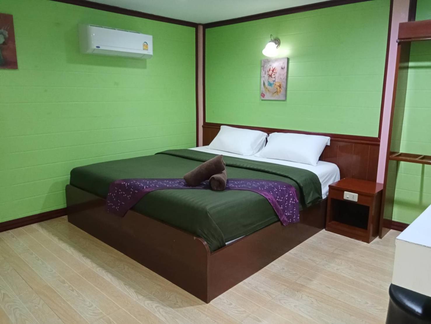 Double Room with Balcony - Photo 23