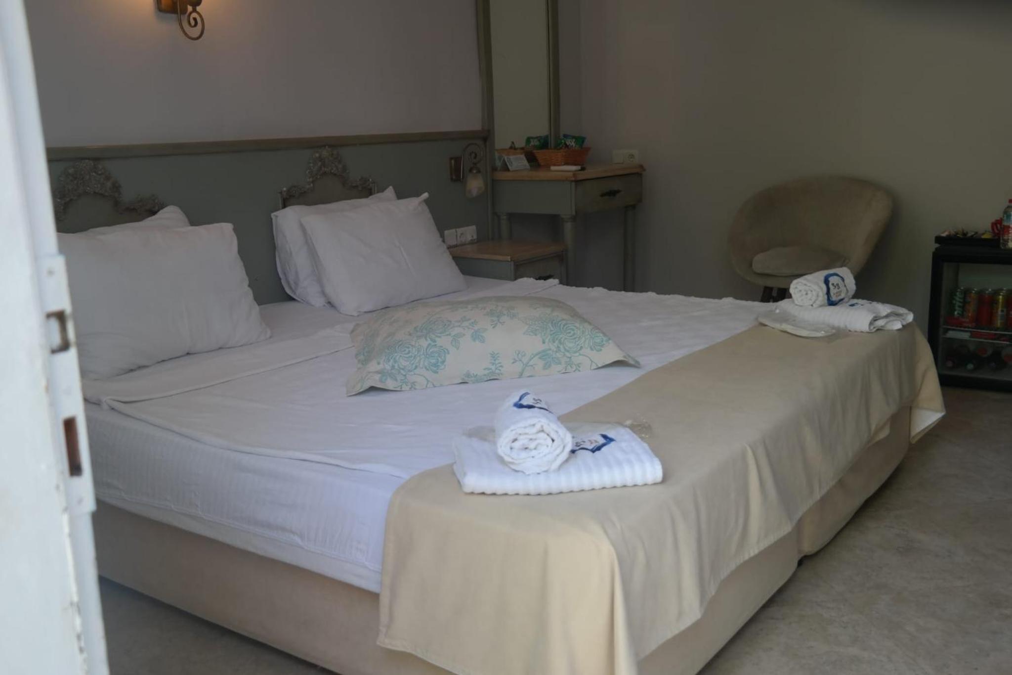 Double Room with Garden View - Photo 1