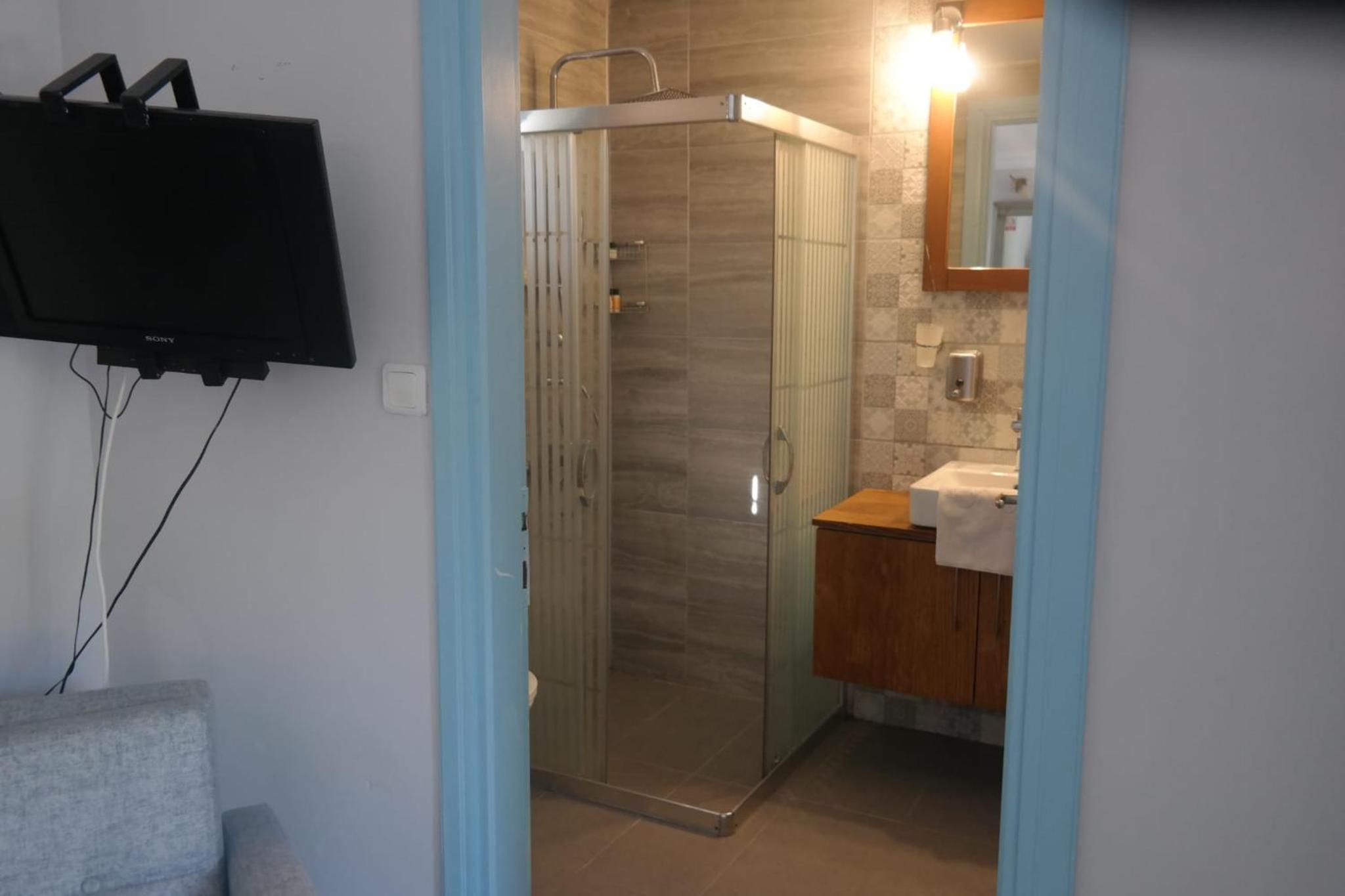 Double Room with Garden View - Photo 2