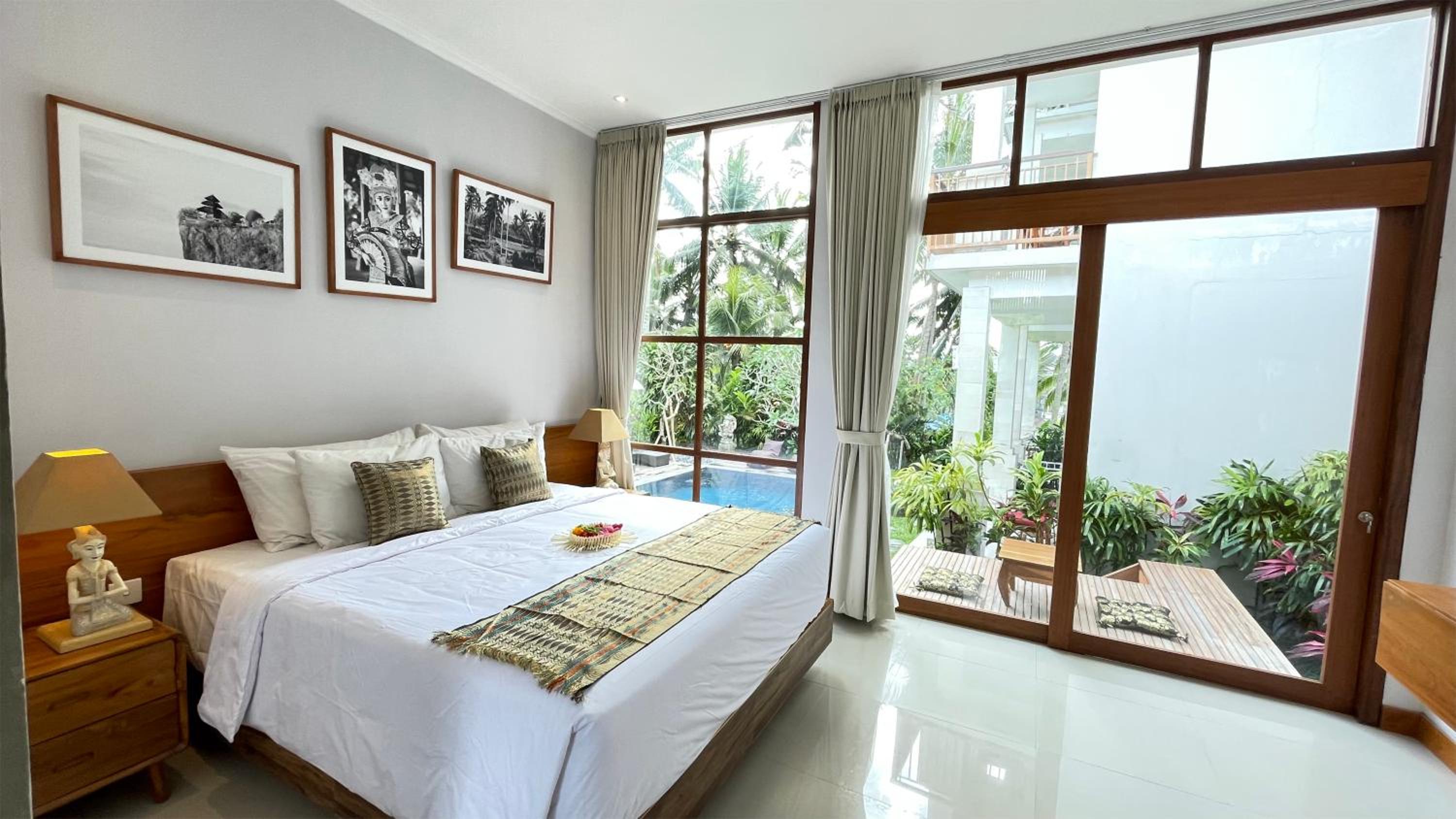 Deluxe Queen Room
