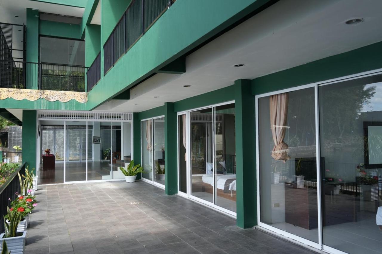 Villa photo 3