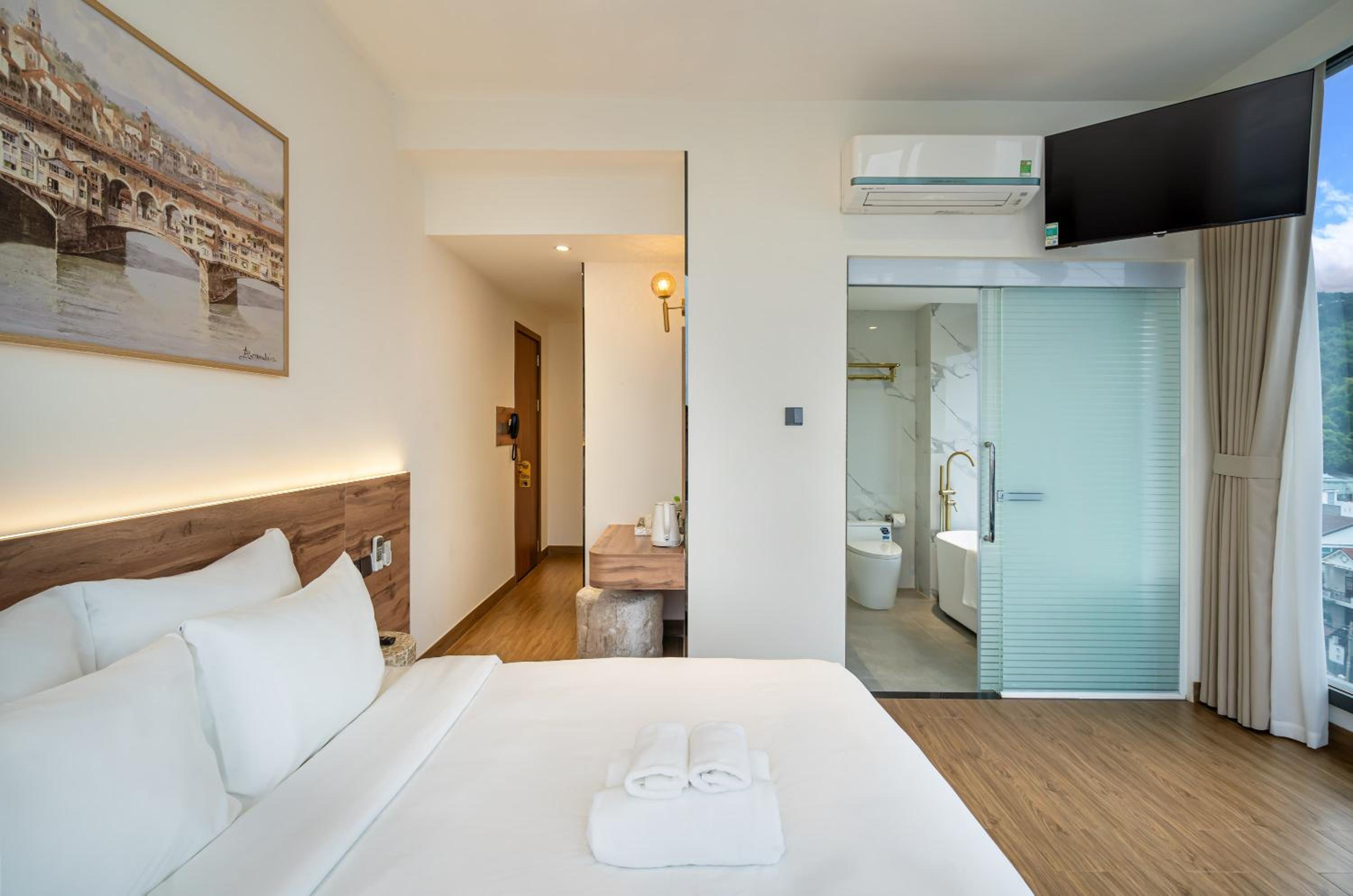 King Room with Mountain View - Photo 9