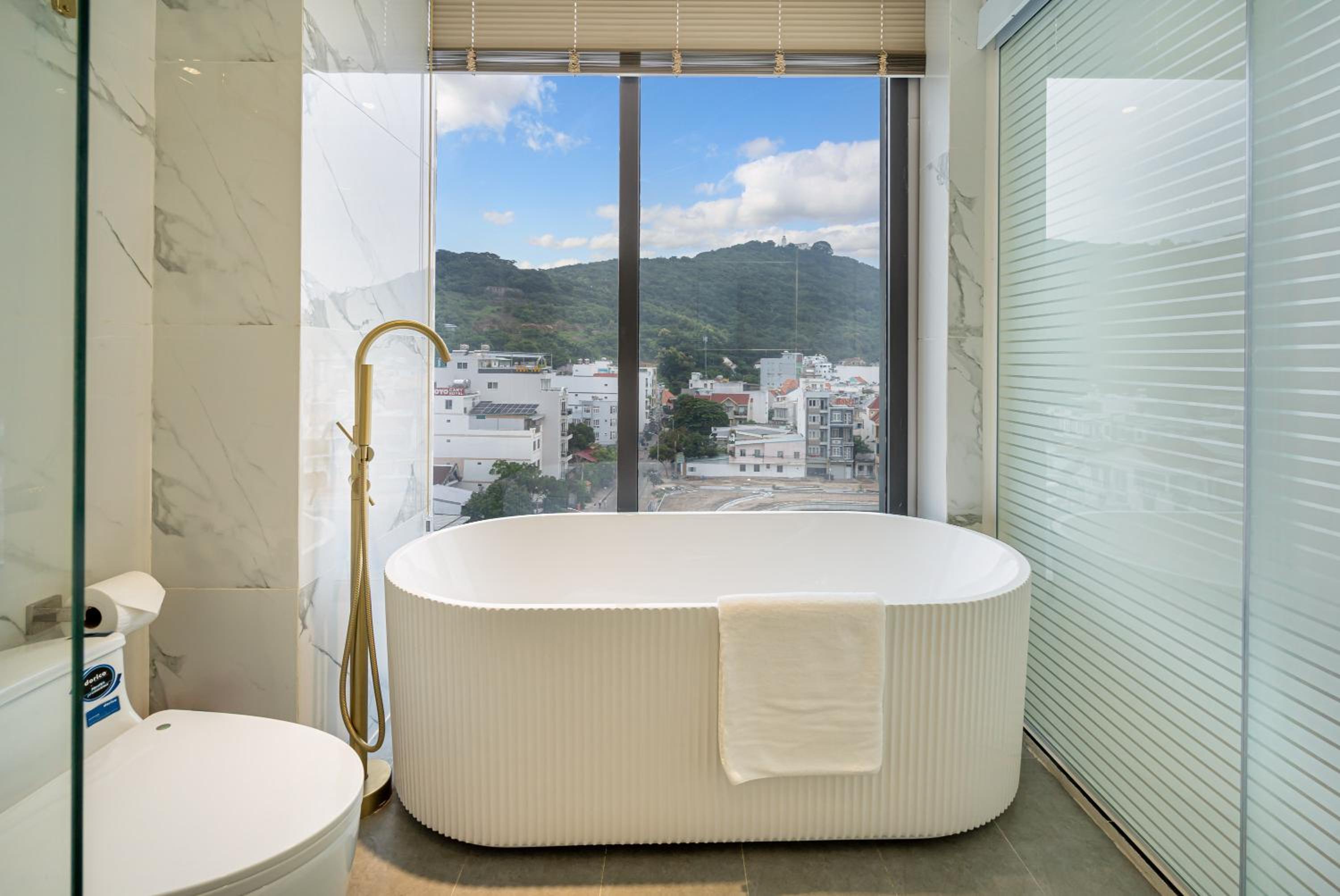 King Room with Mountain View - Photo 13
