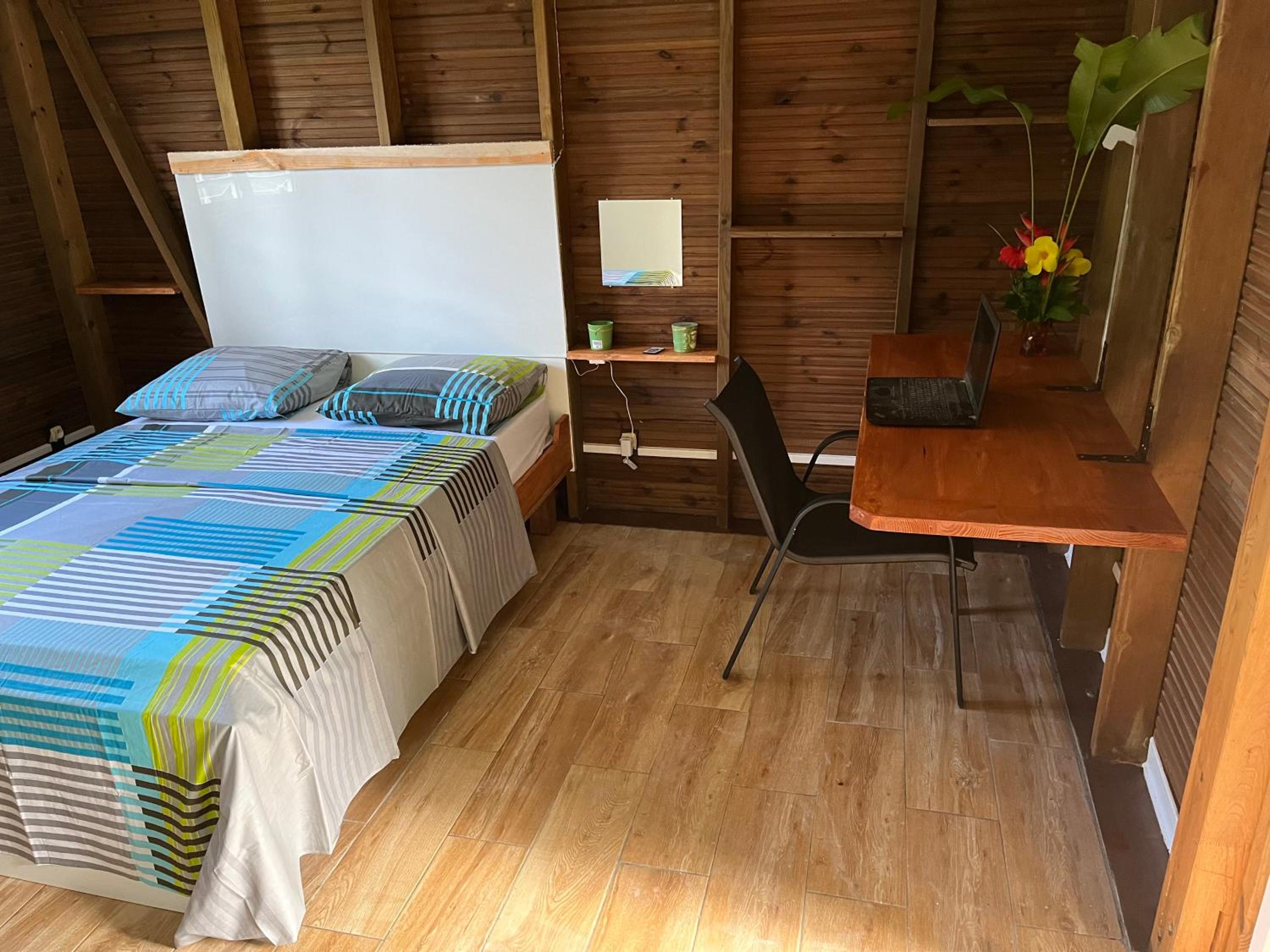 One-Bedroom House photo 1