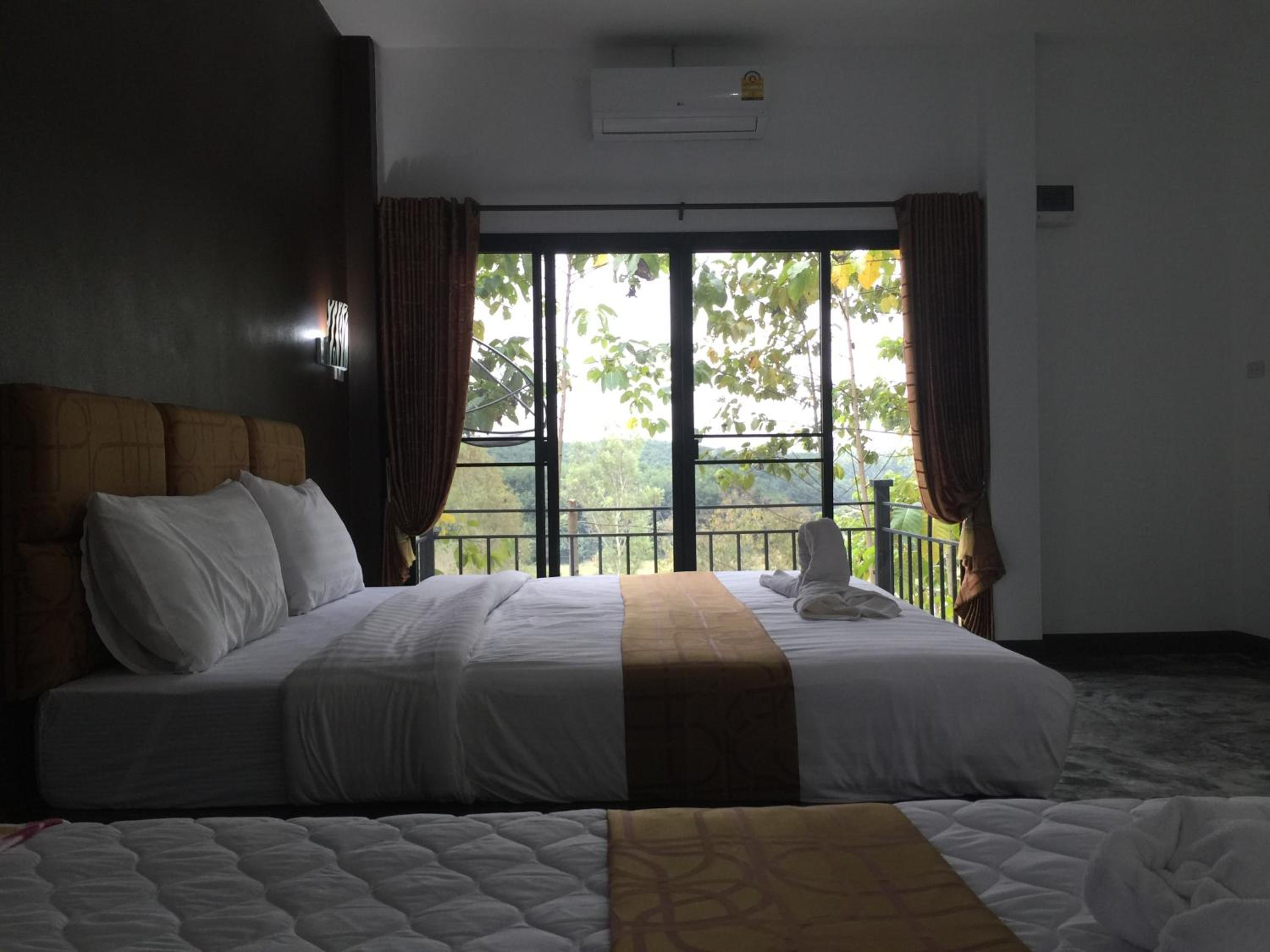 Deluxe Double or Twin Room with Balcony photo 3