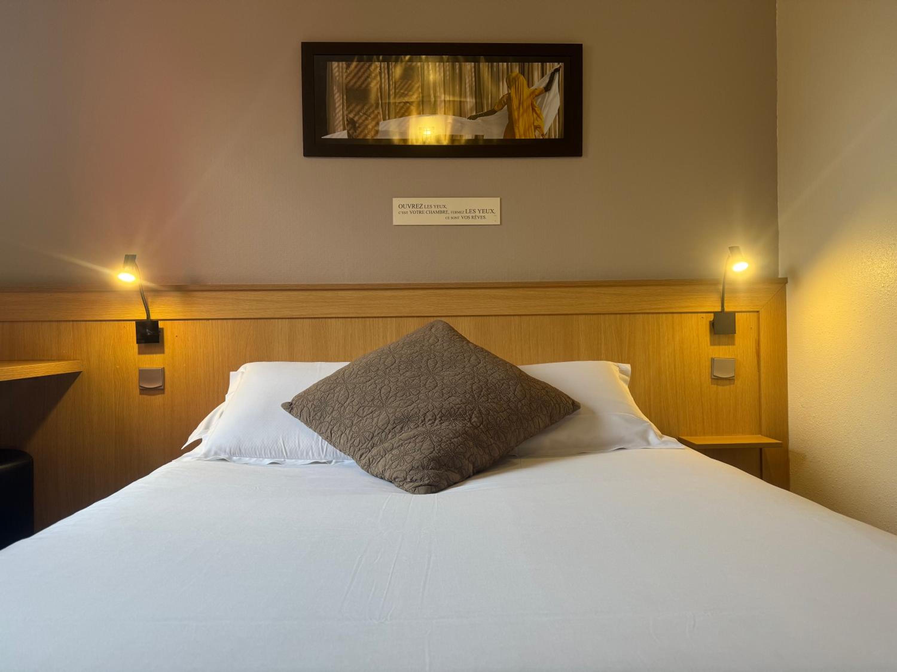 Double Room - Photo 6