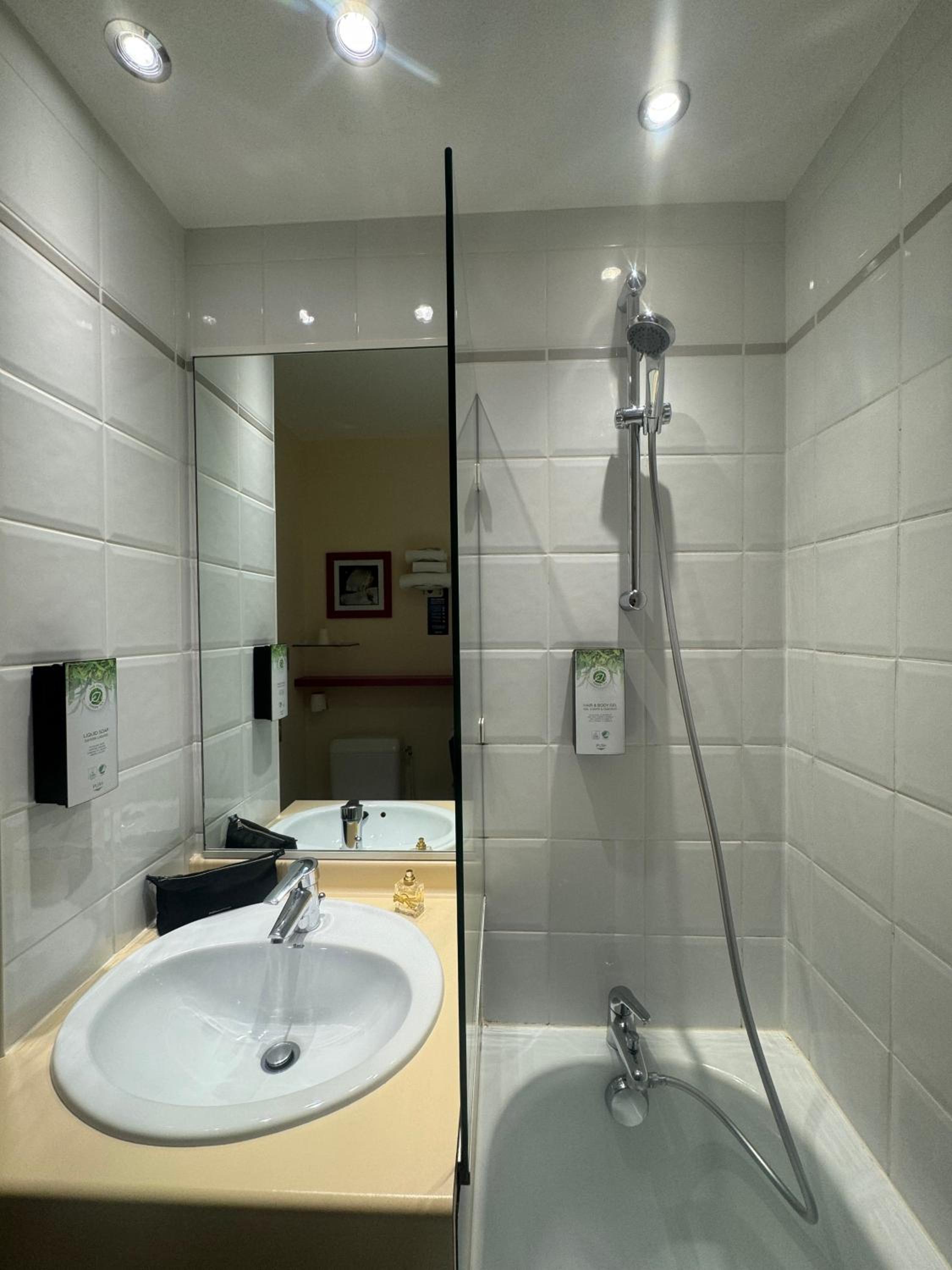Double Room - Photo 4