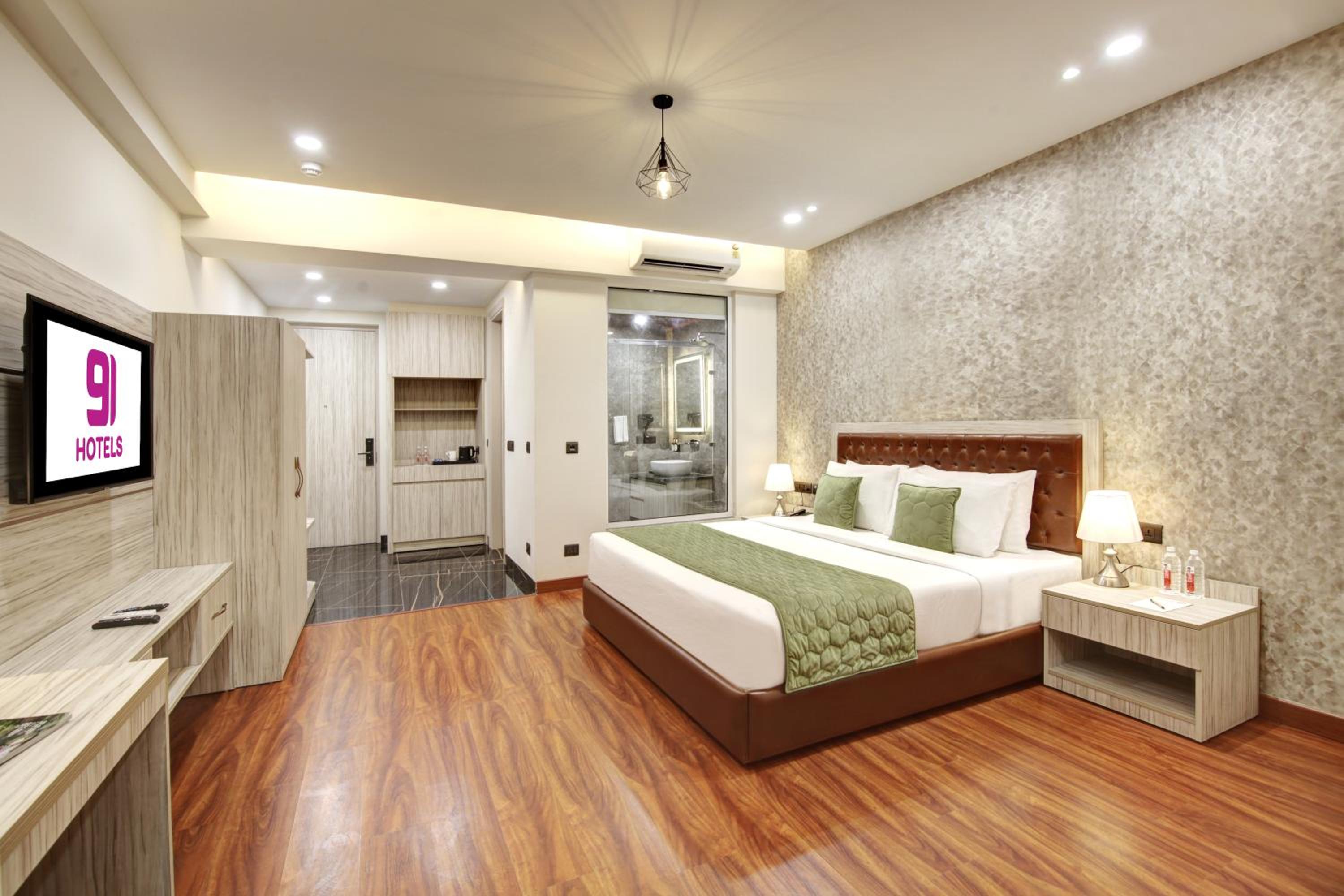 Superior King Room