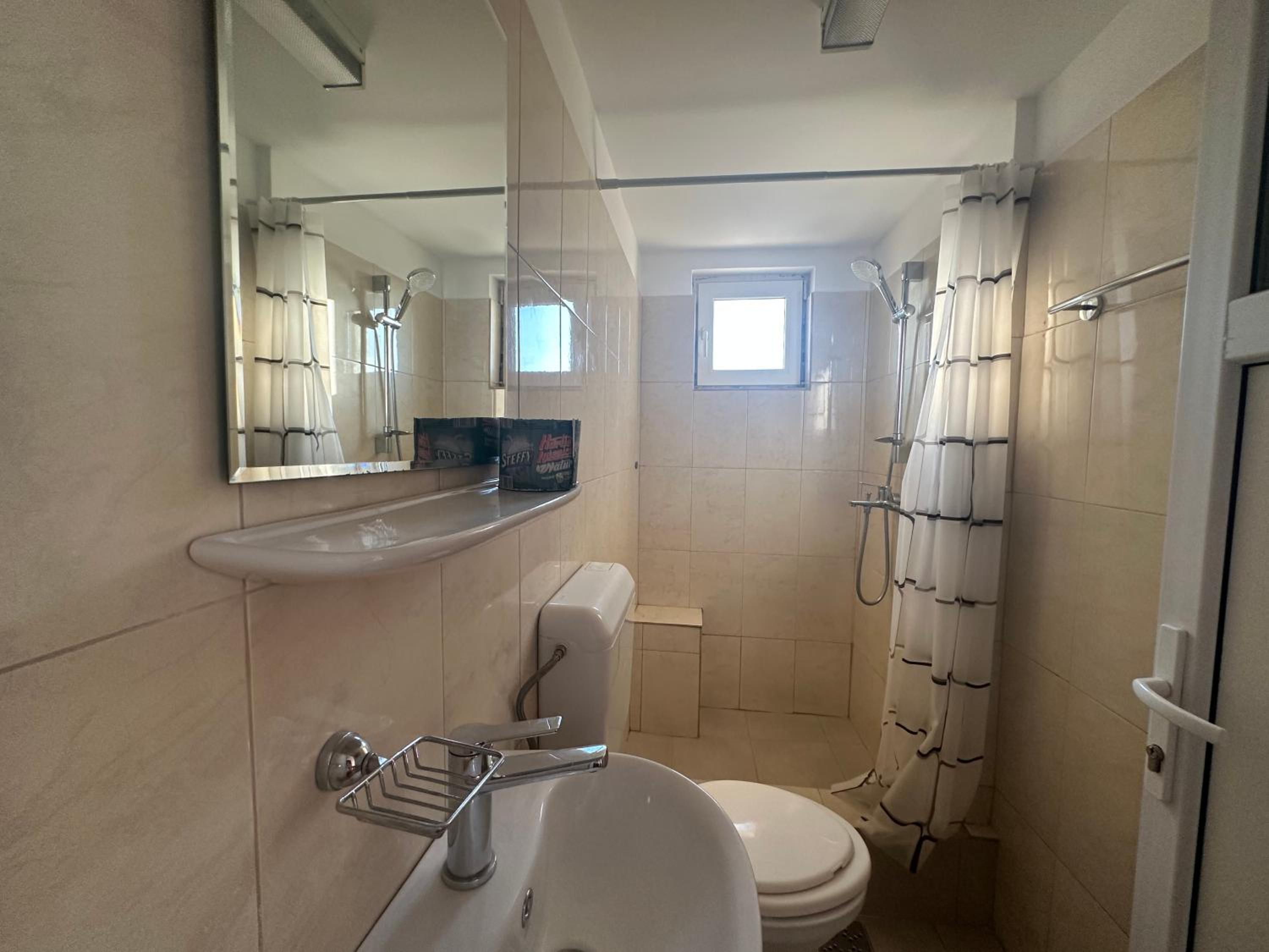 Large Double Room photo 3