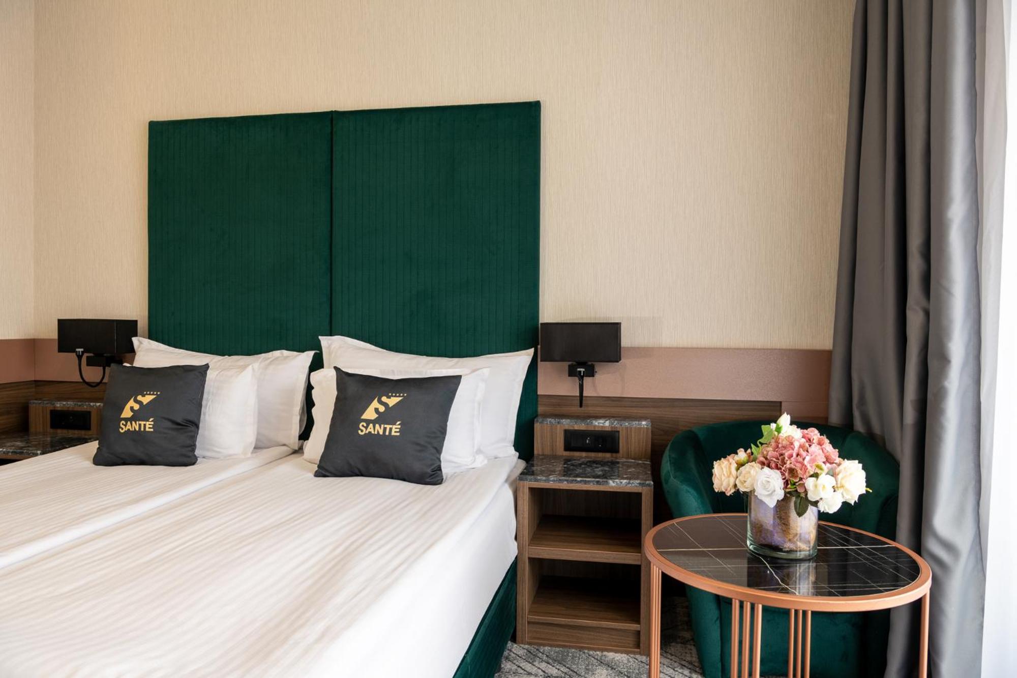 Double Room with Balcony - Photo 1