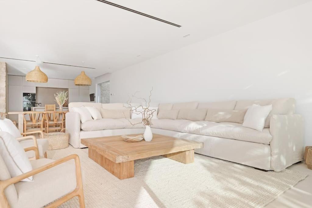 Villa photo 3