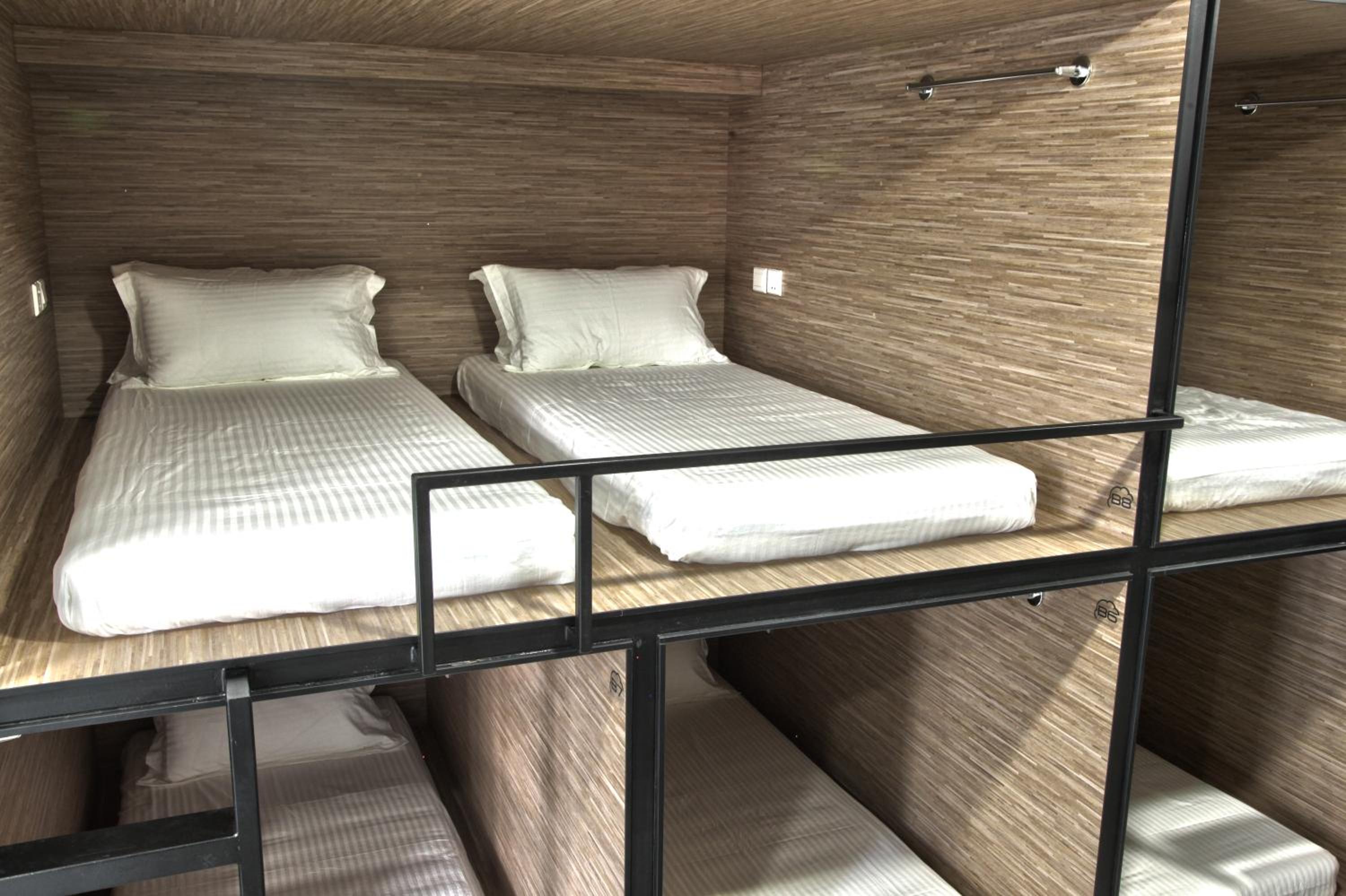 Couple Pod in Mixed Dorm