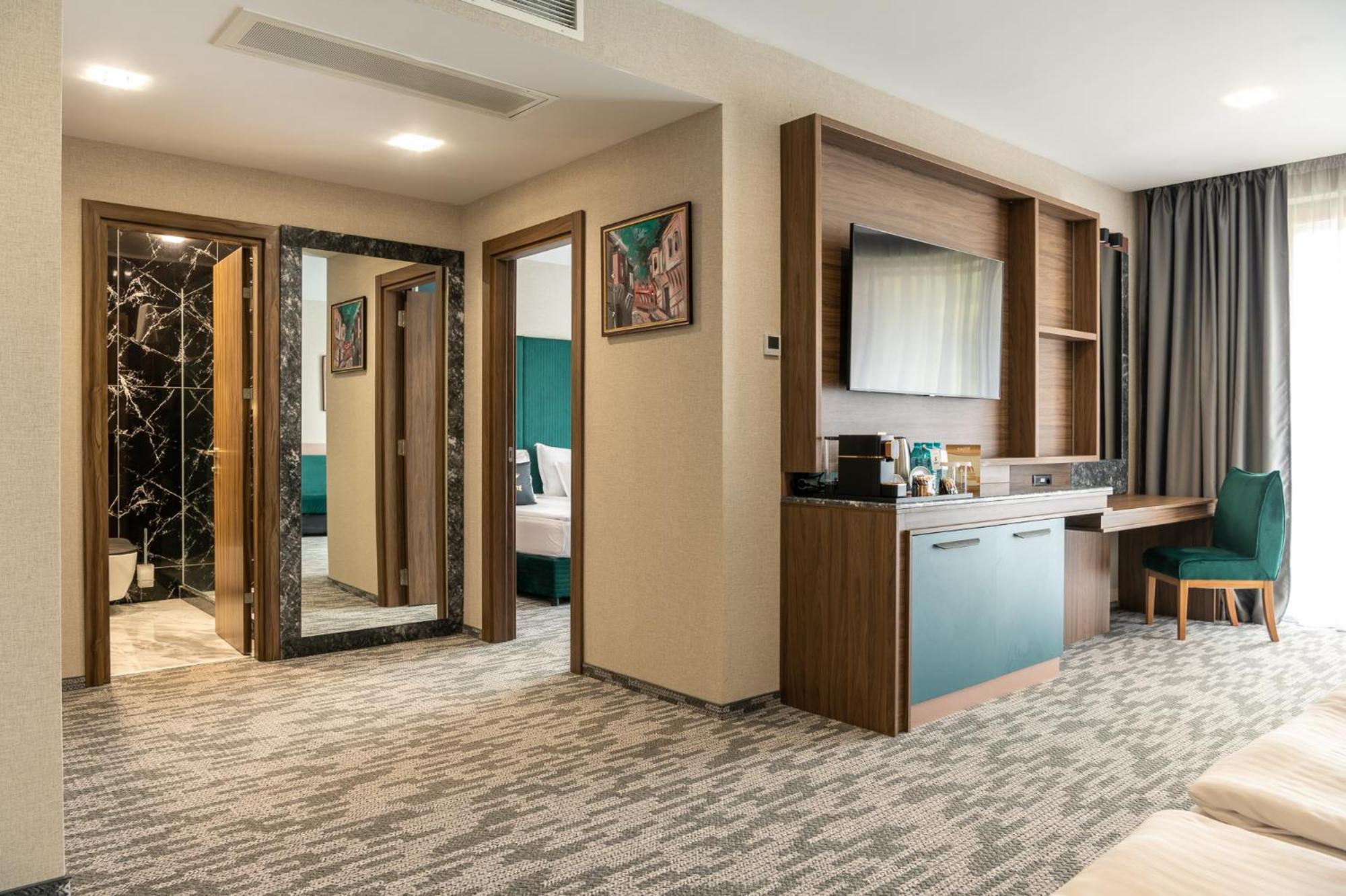 Two-Bedroom Apartment - Photo 3