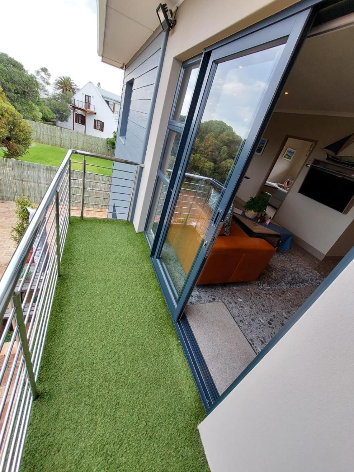 Apartment with Sea View - Photo 8