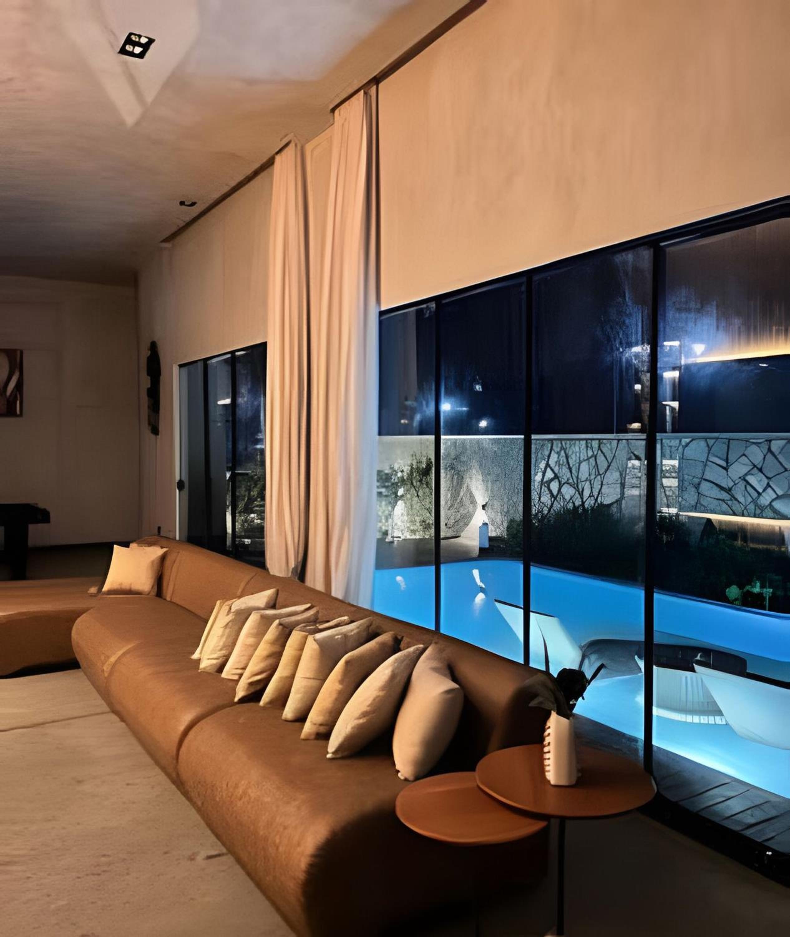 Four-Bedroom House photo 1