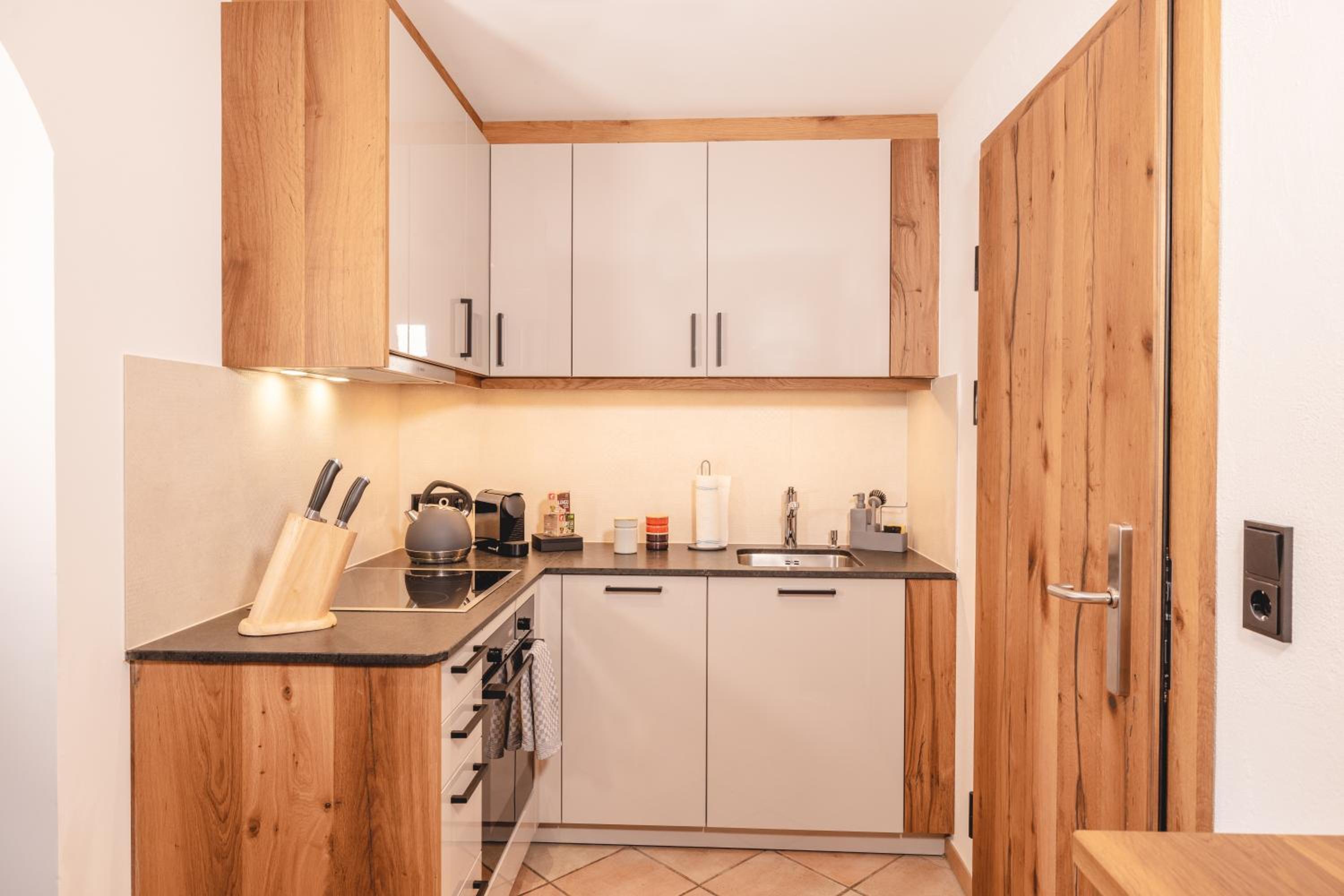 One-Bedroom Apartment photo 2