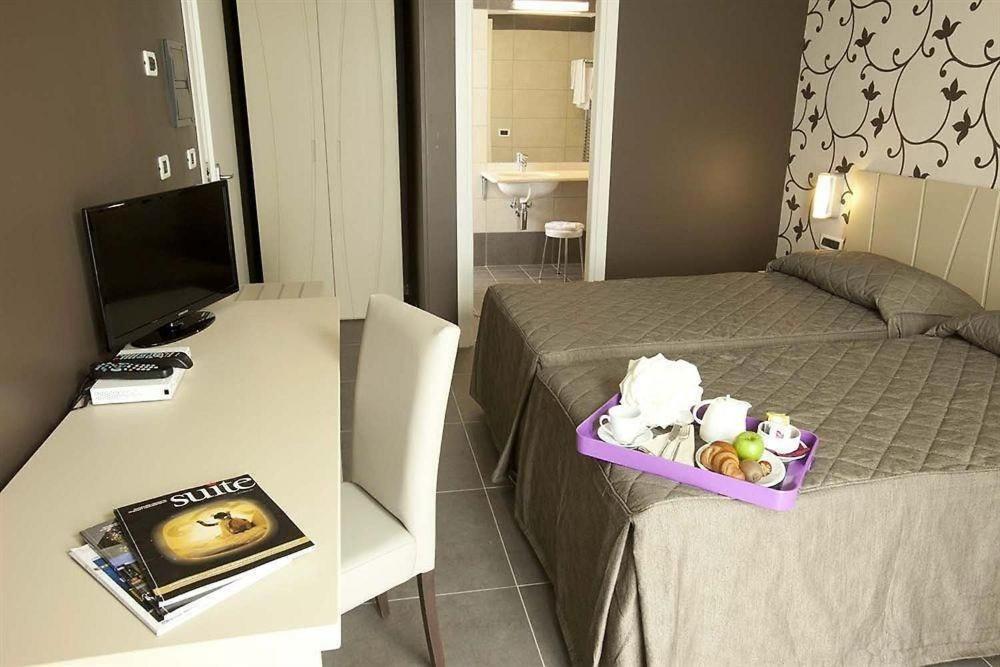 Twin Room - Photo 5