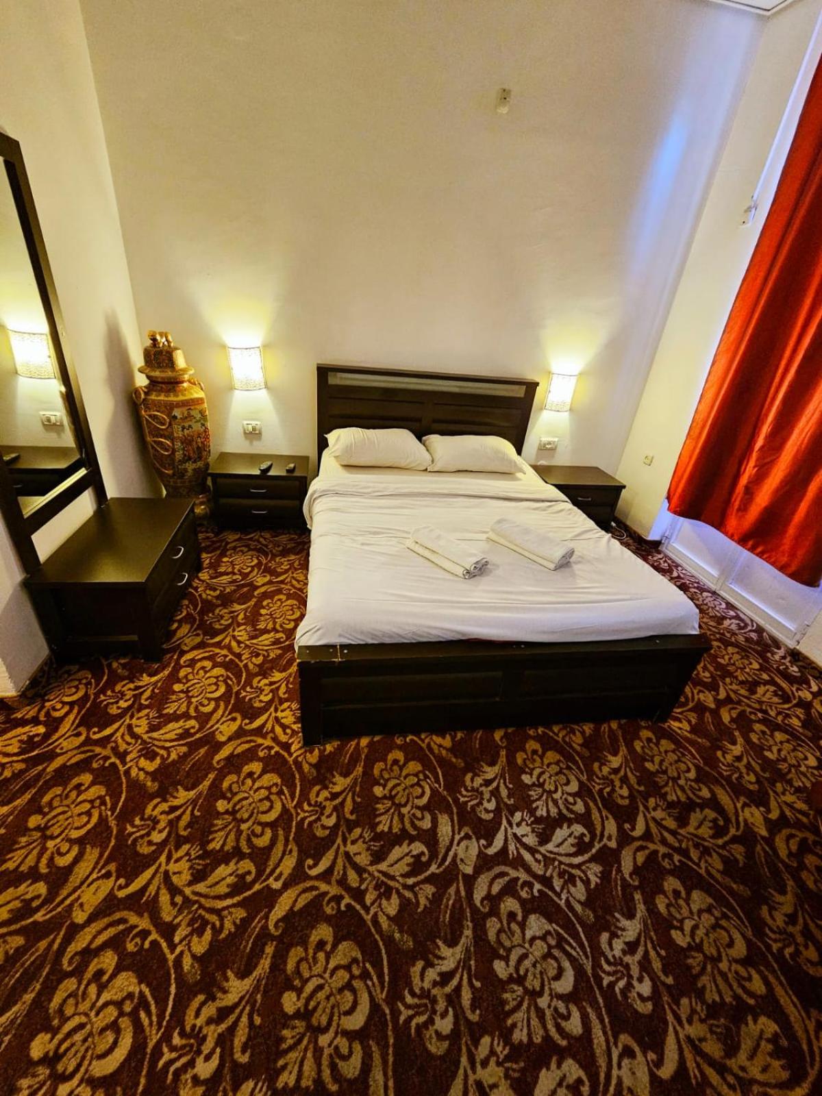 Standard Double Room - Photo 23
