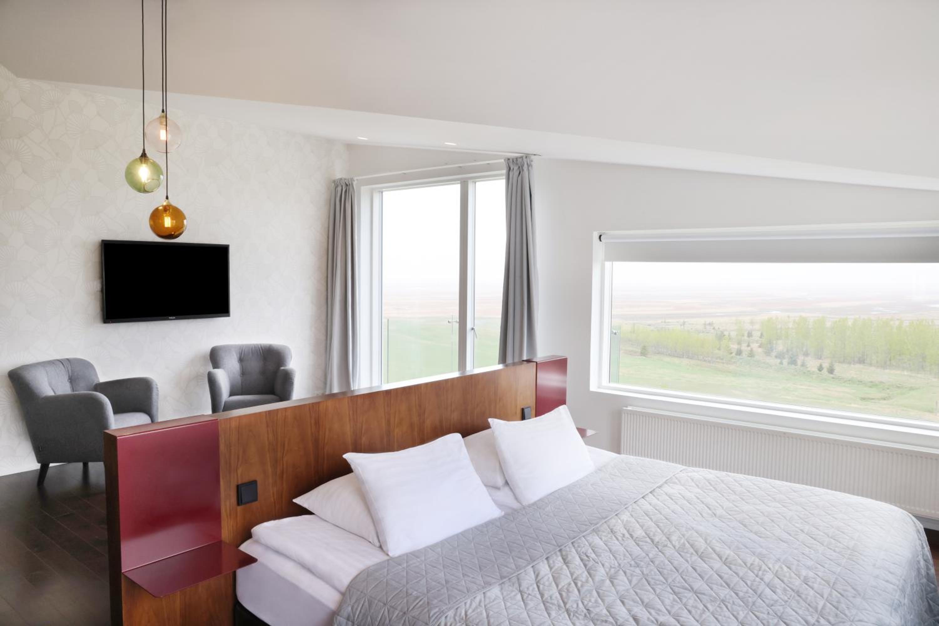 Suite - Photo 1